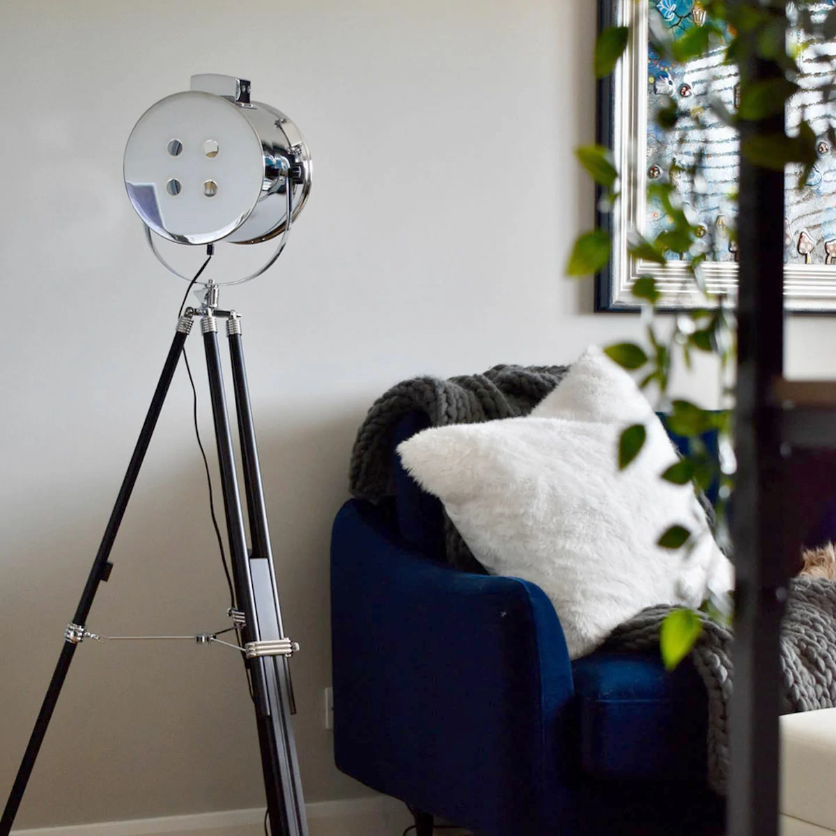 Alfred Tripod Floor Lamp - Image 5