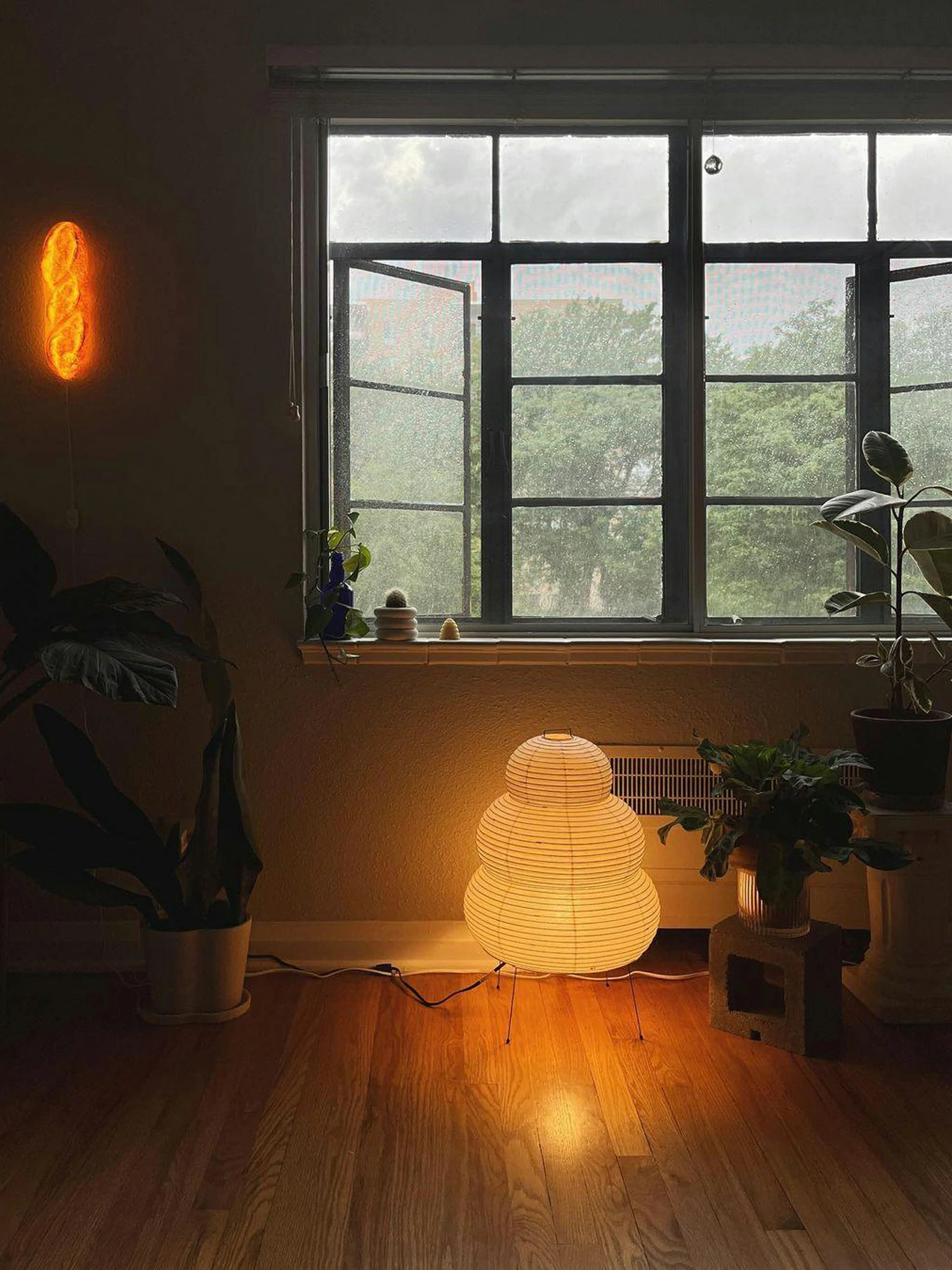 Akari 24N Table Lamp - Image 9