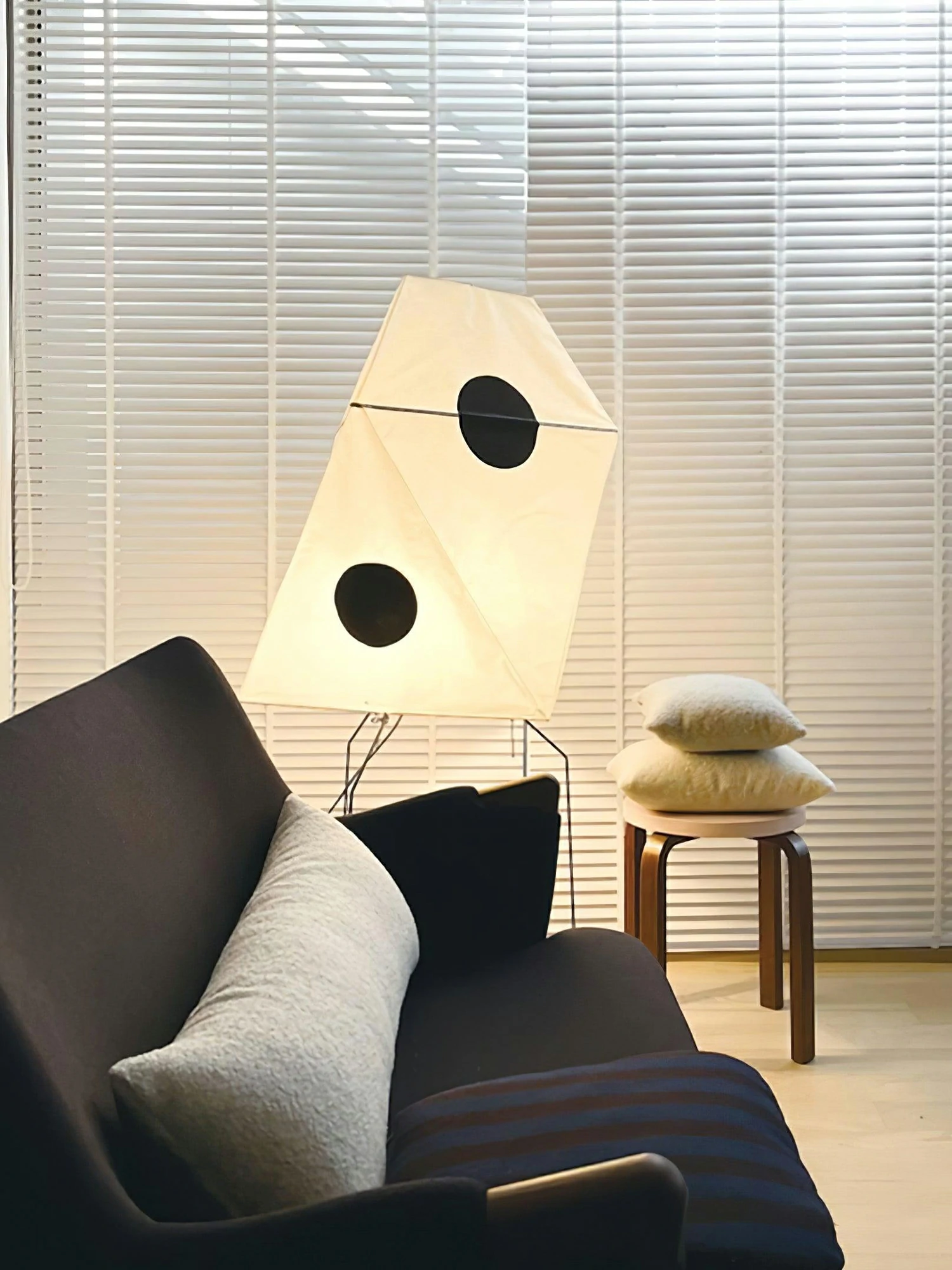 Akari UF3-Q Floor Lamp - Image 19