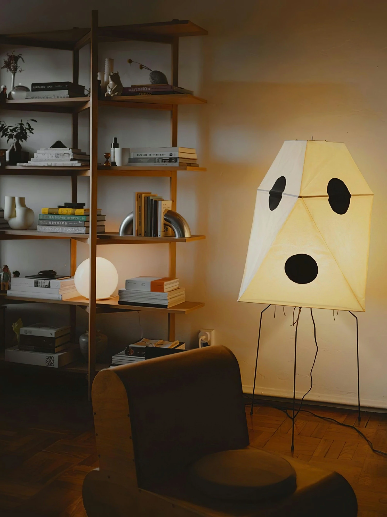 Akari UF3-Q Floor Lamp - Image 17