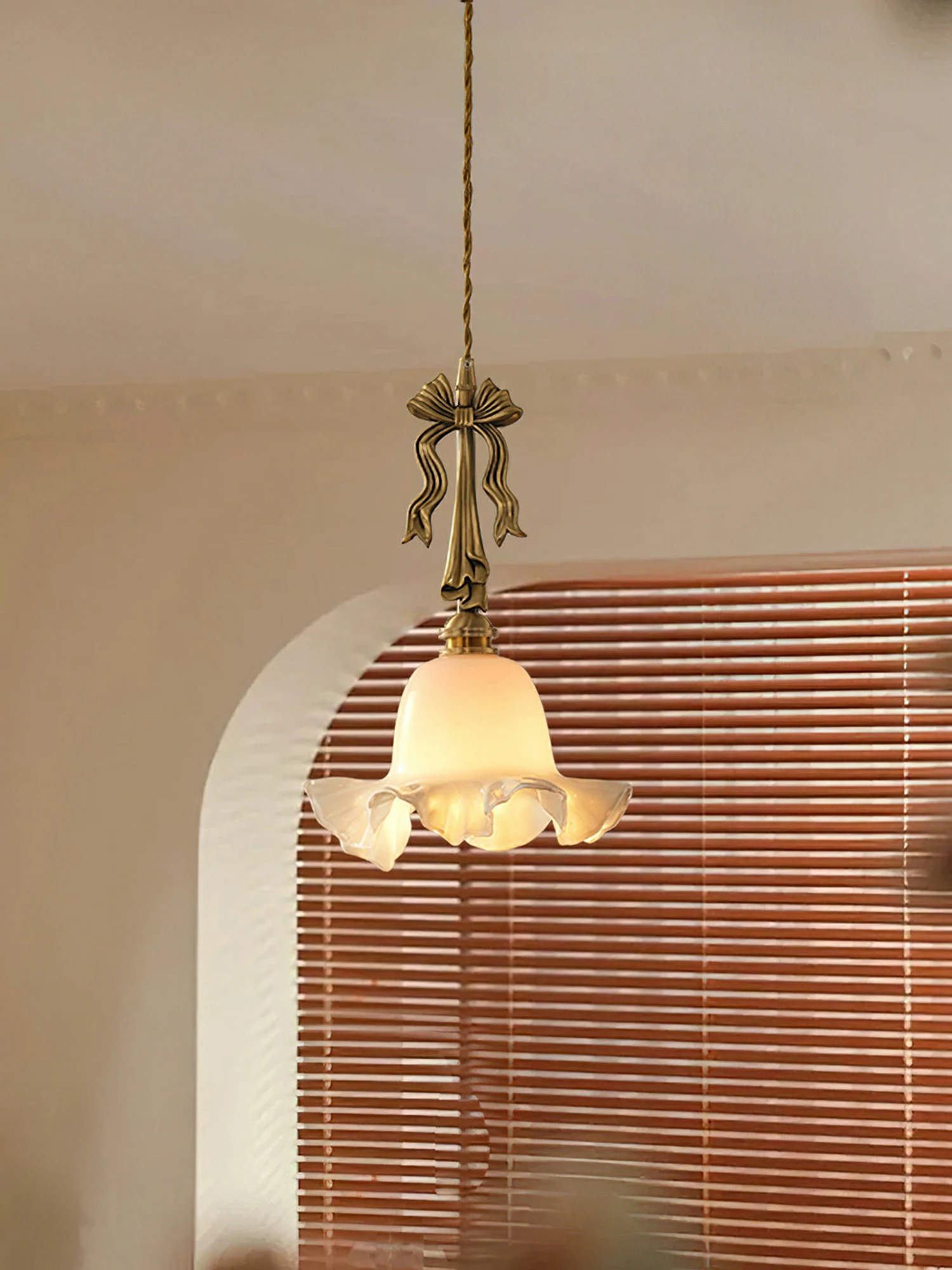 Bella Flower Pendant Lamp - Image 7
