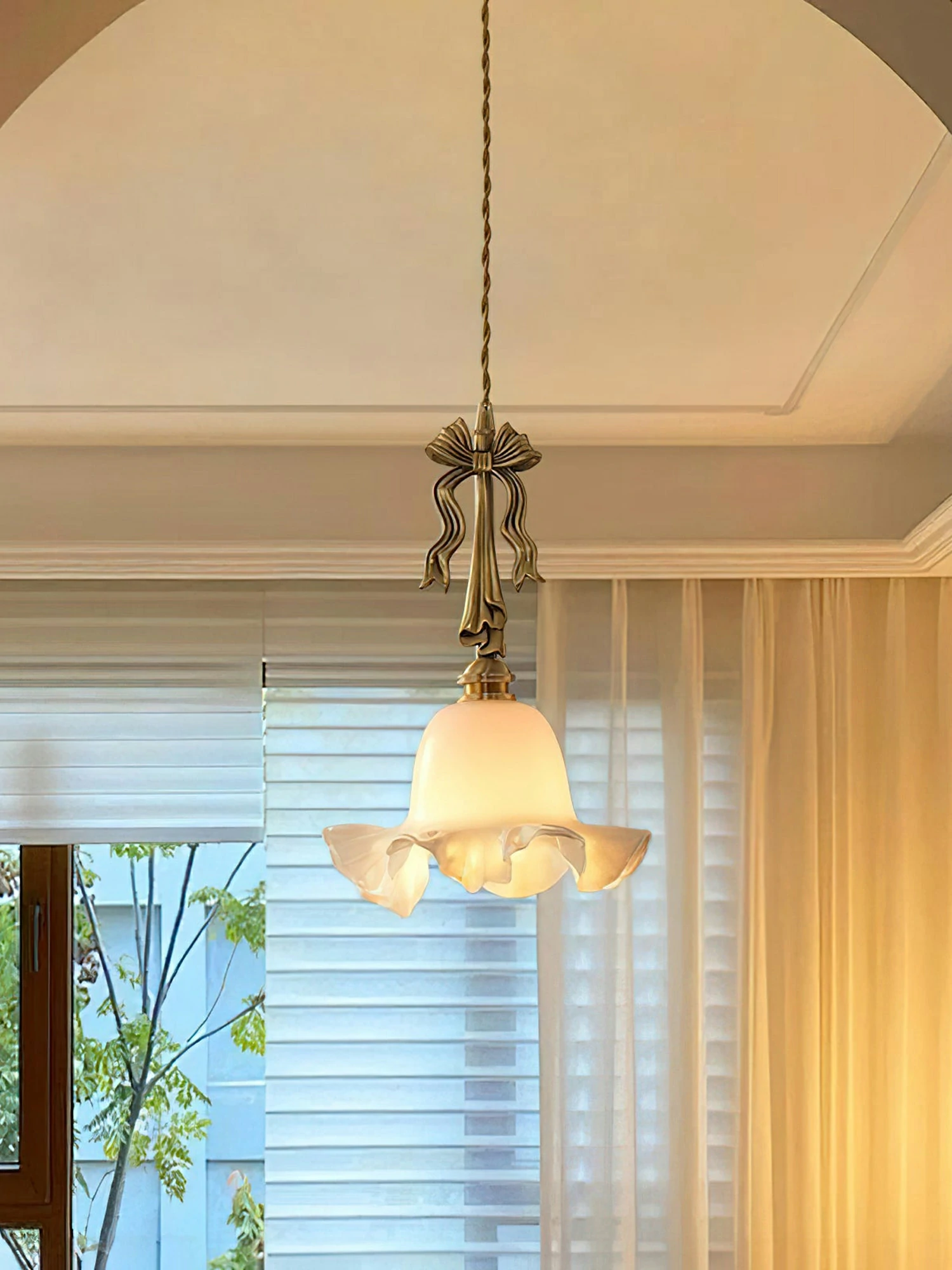 Bella Flower Pendant Lamp - Image 4