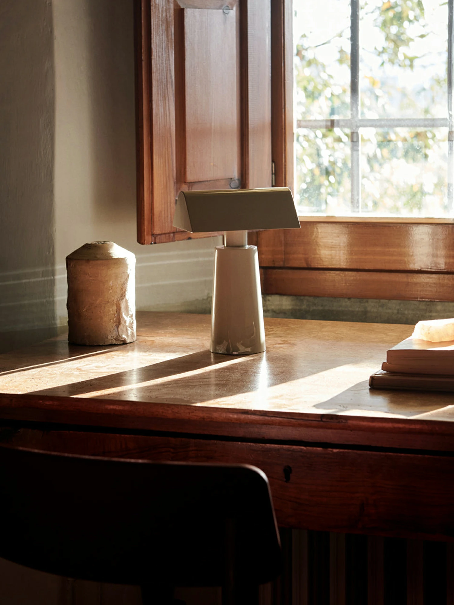 Caret Table Lamp (Built-in battery) - Image 5