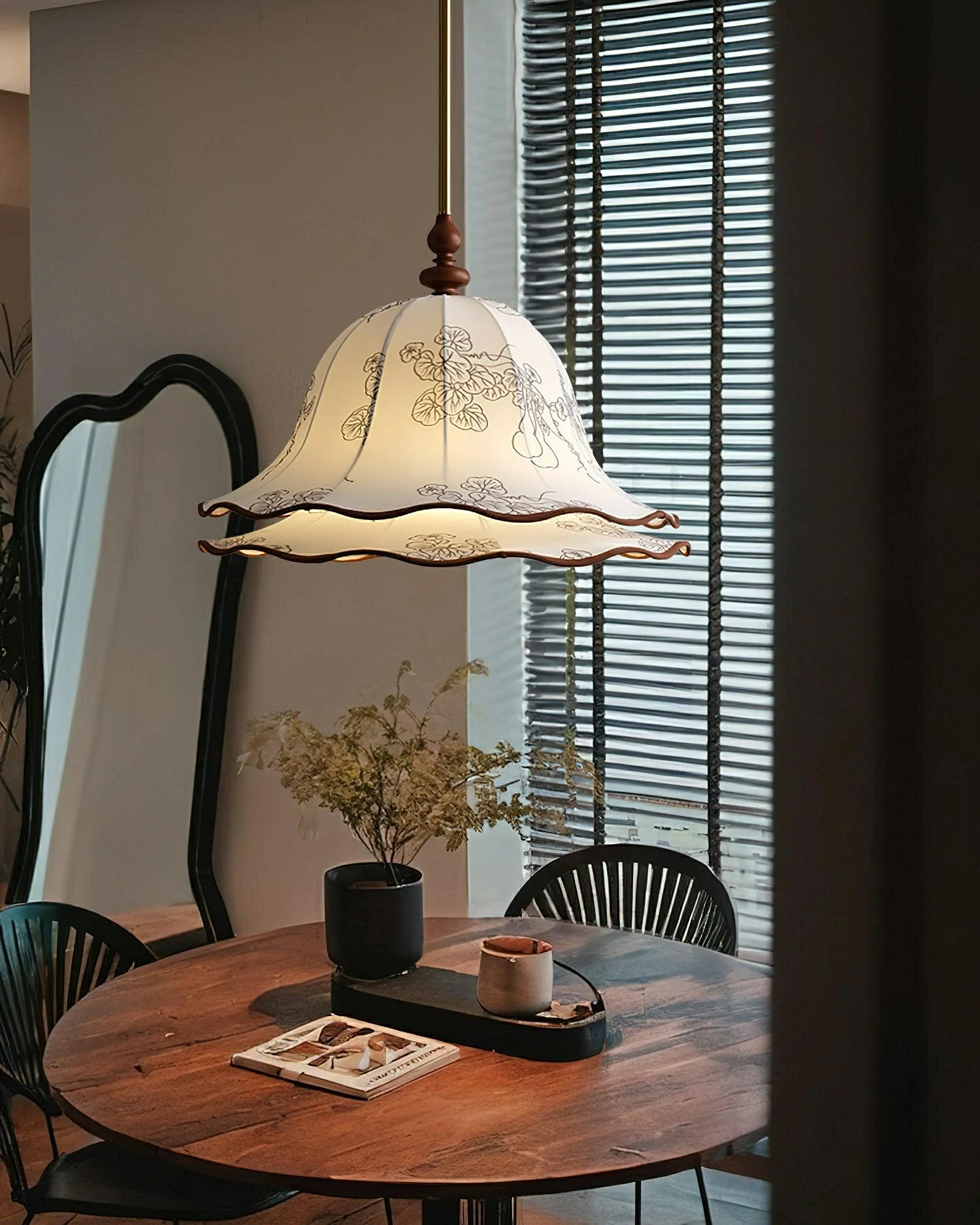 Charleston Floral Pendant Lamp - Image 10