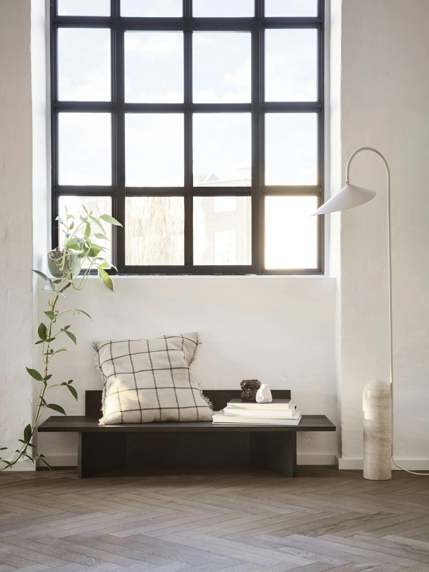 Crescent Floor Lamp - Image 6