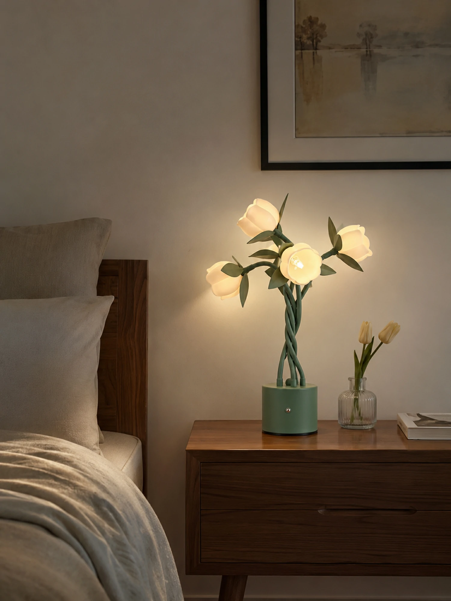 Faira Flower Table Lamp - Image 3