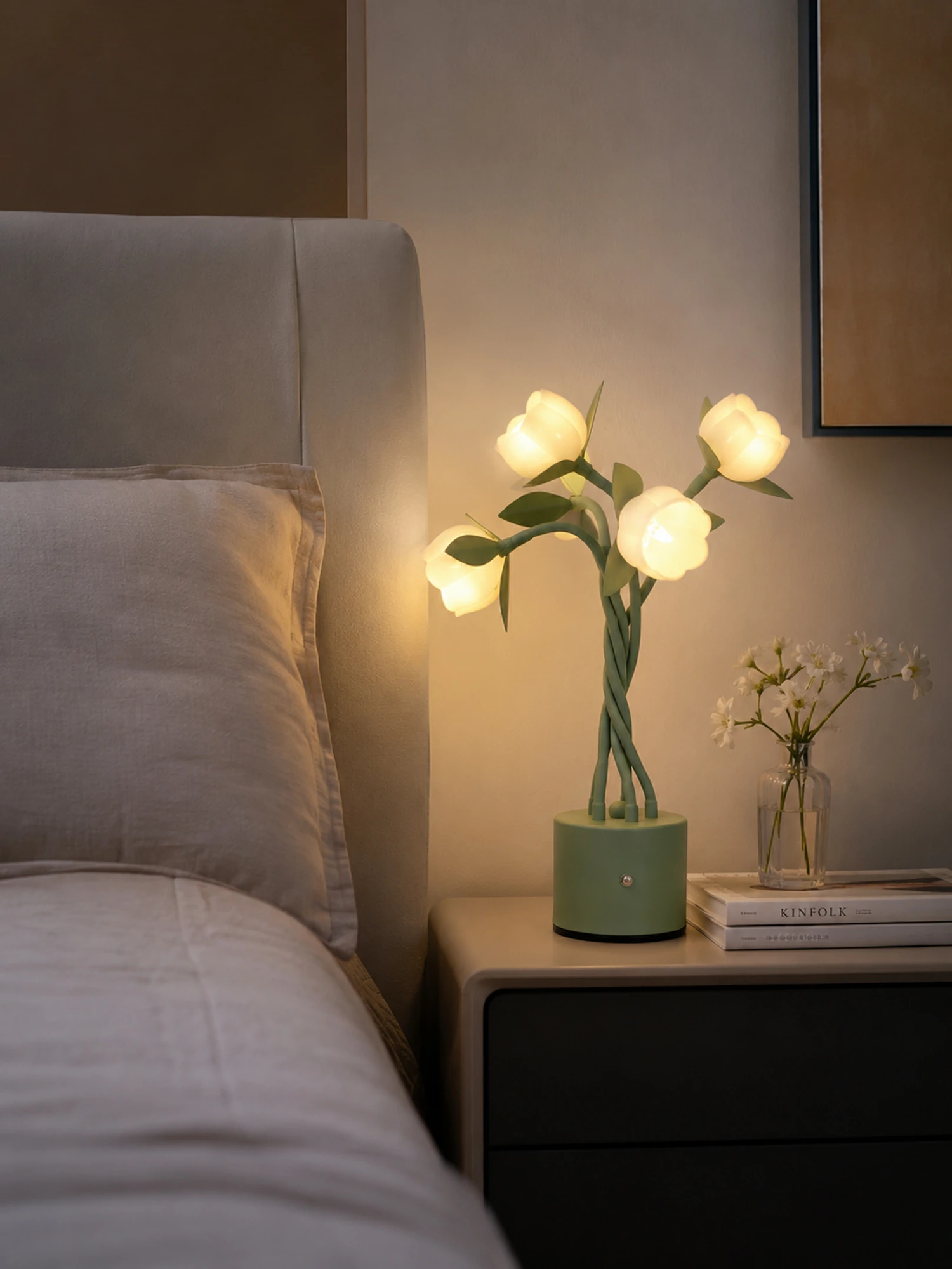 Faira Flower Table Lamp - Image 5