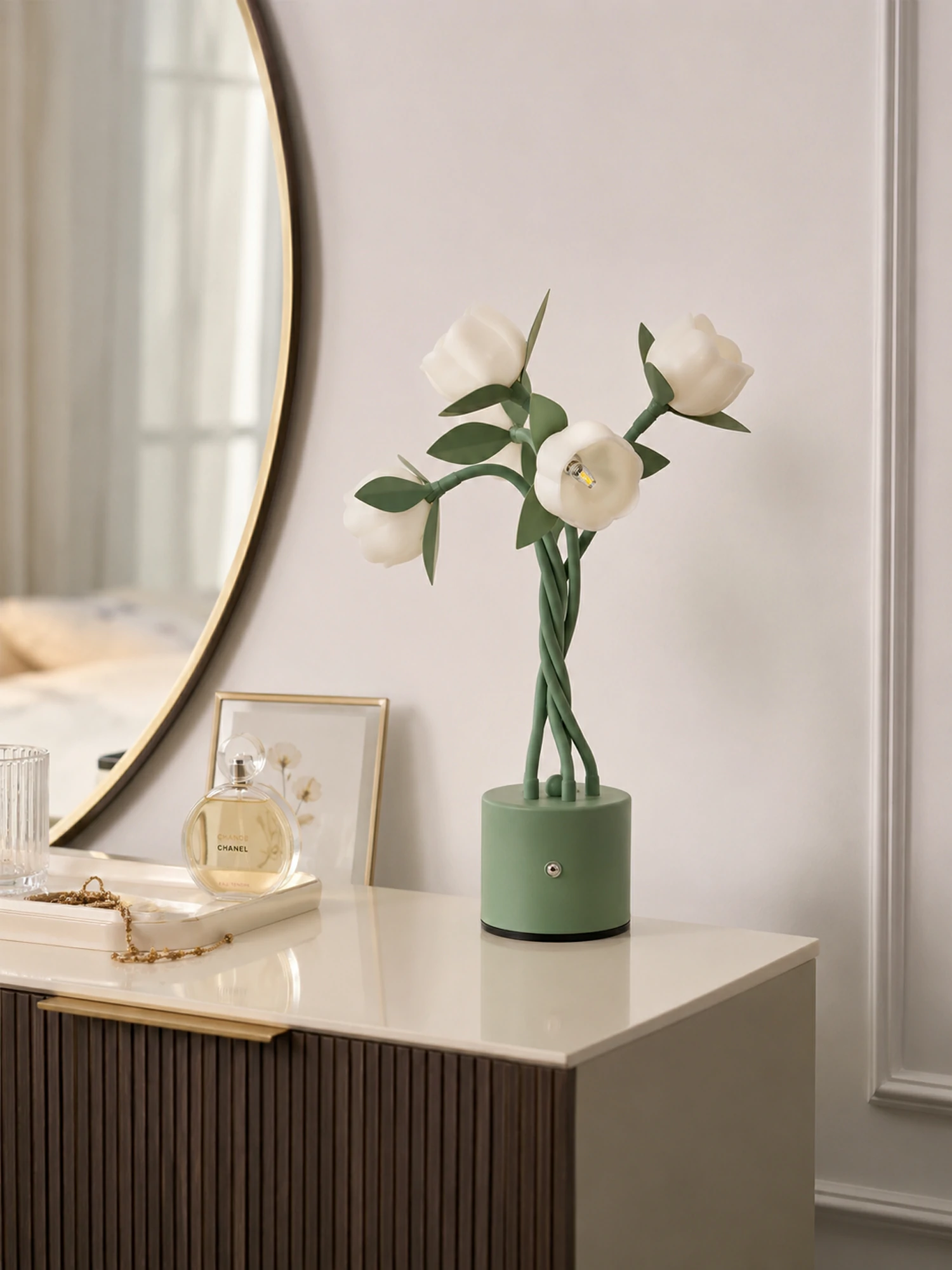 Faira Flower Table Lamp - Image 7
