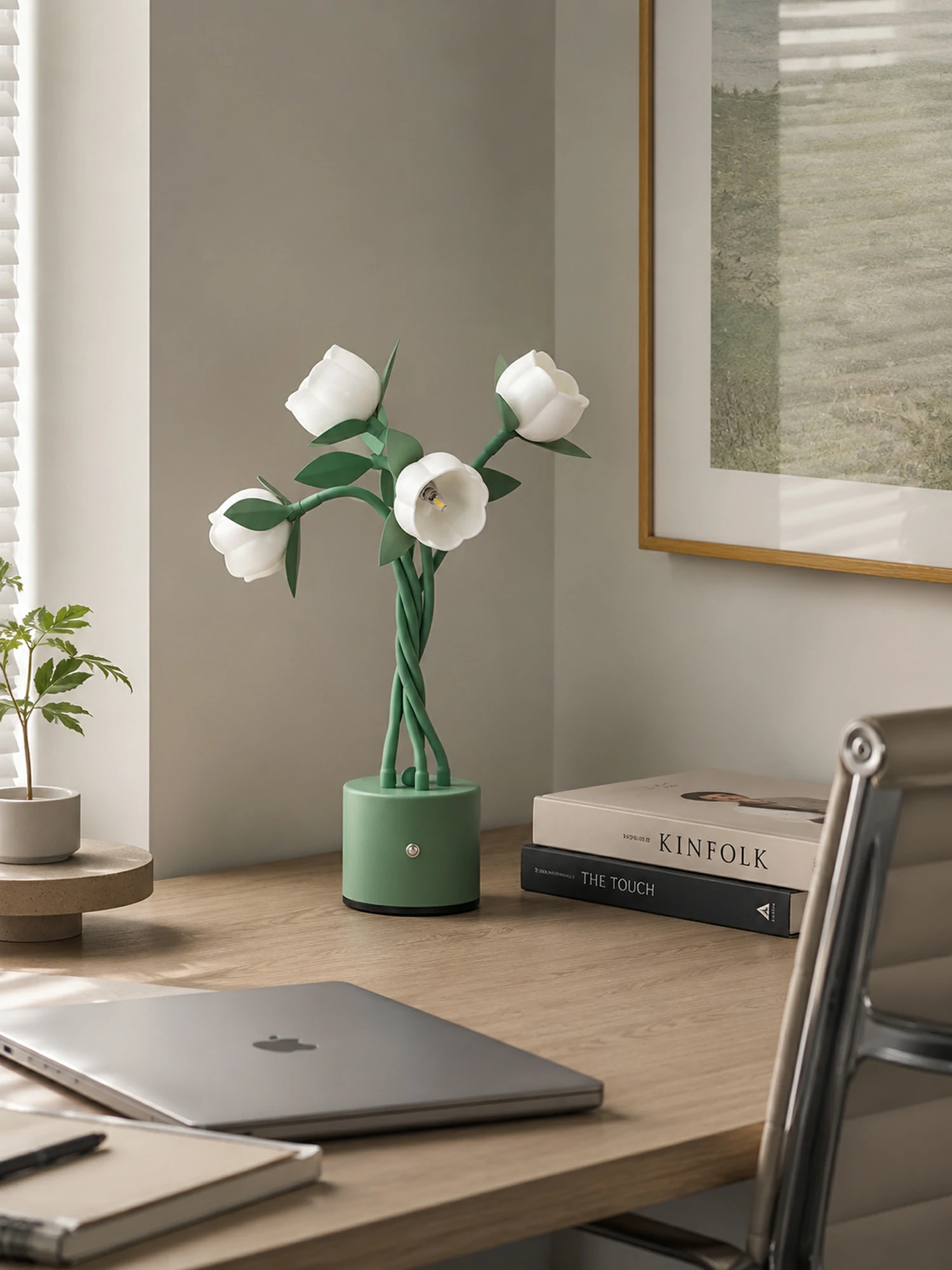Faira Flower Table Lamp - Image 8