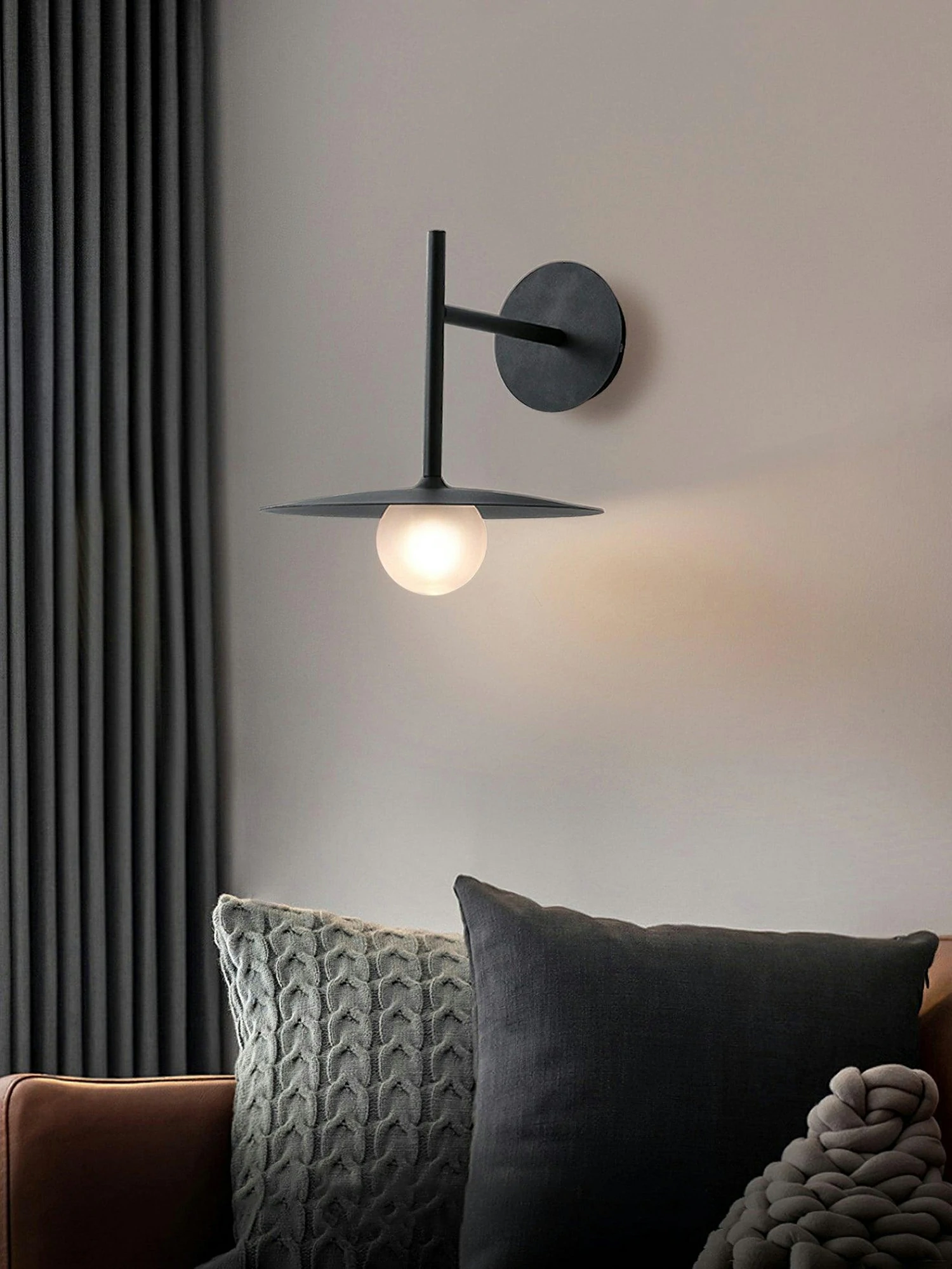 Gea Iron Wall Lamp - Image 2