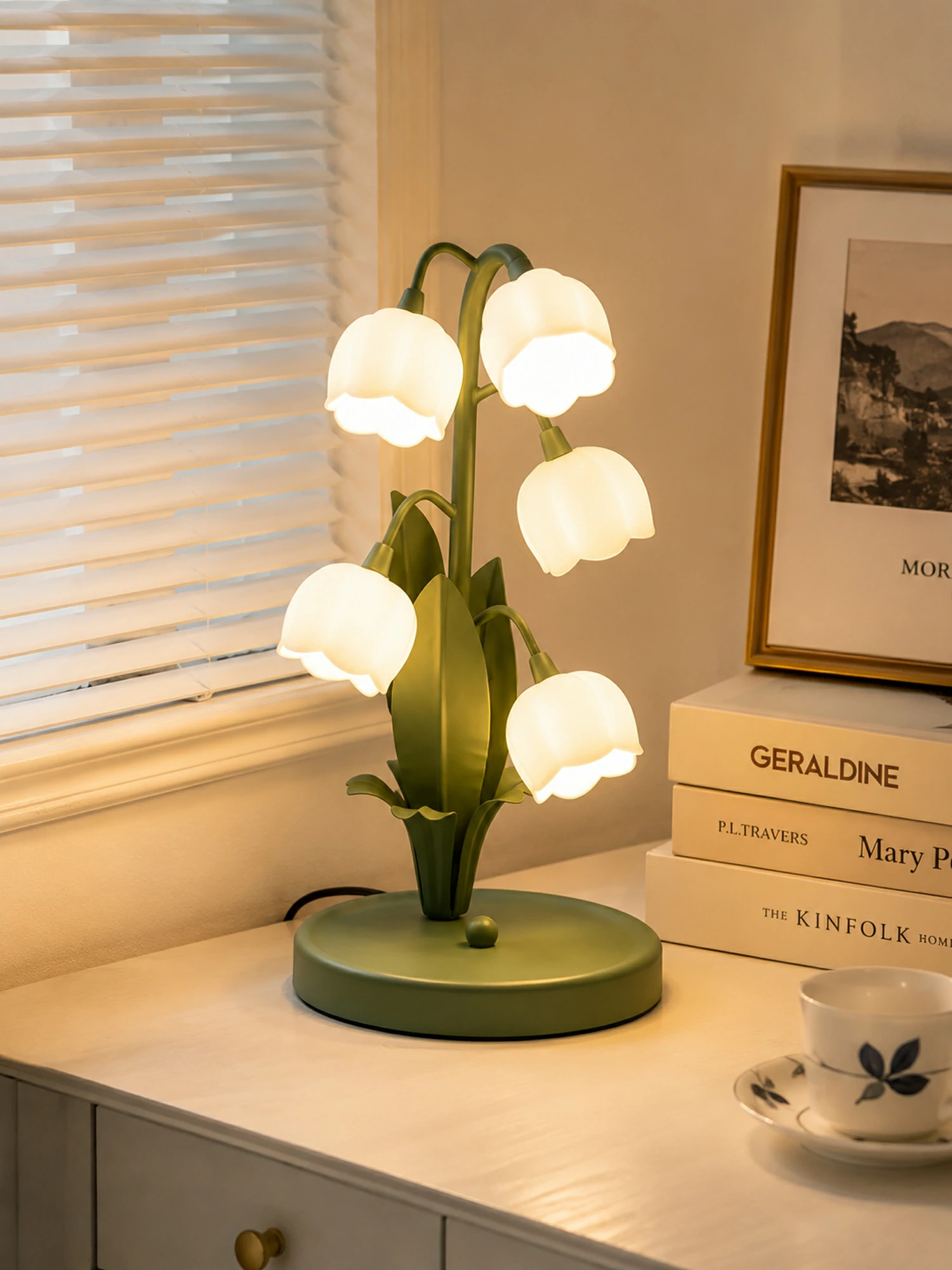 Green Lily Table Lamp - Image 8