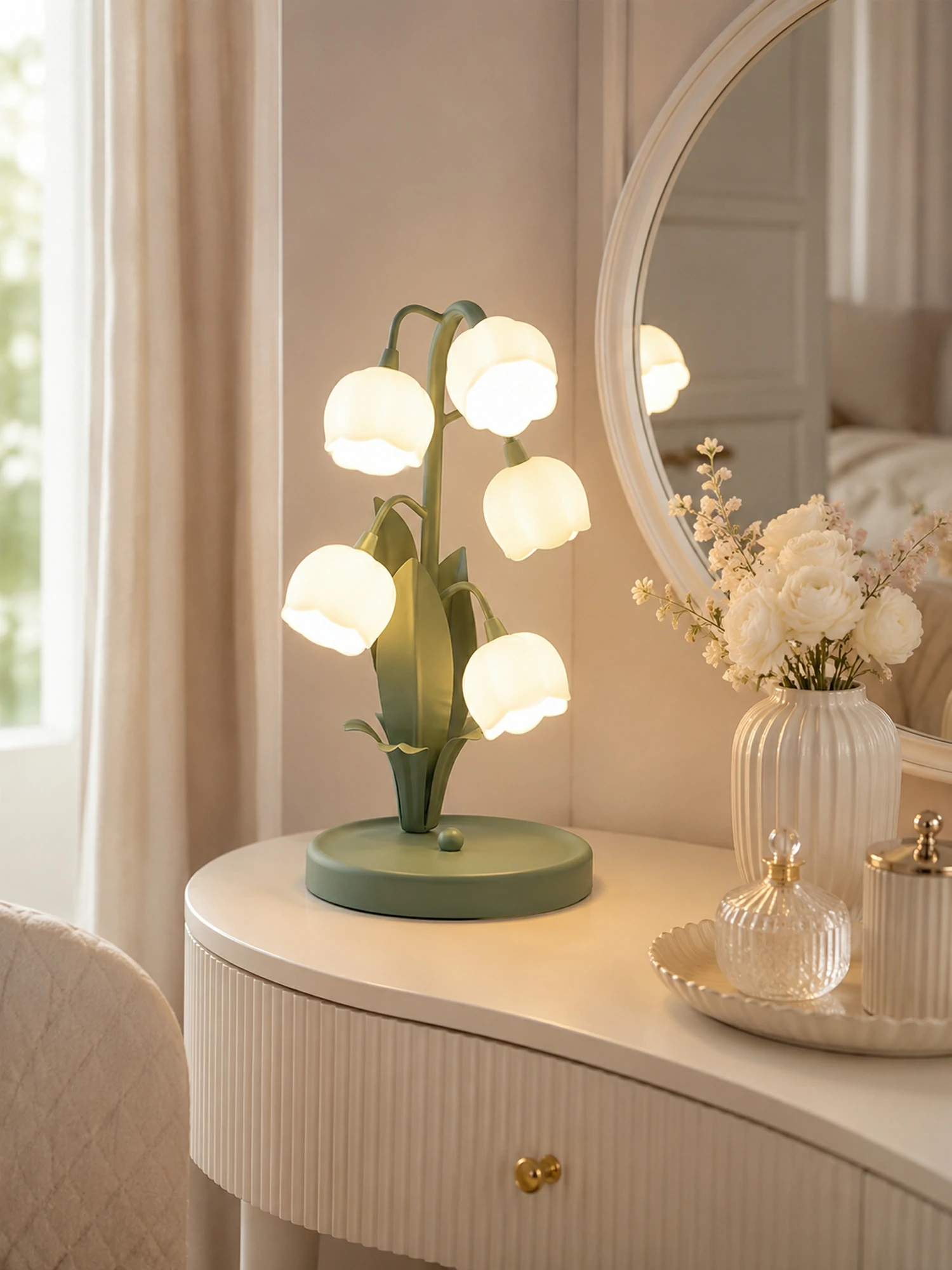 Green Lily Table Lamp - Image 4