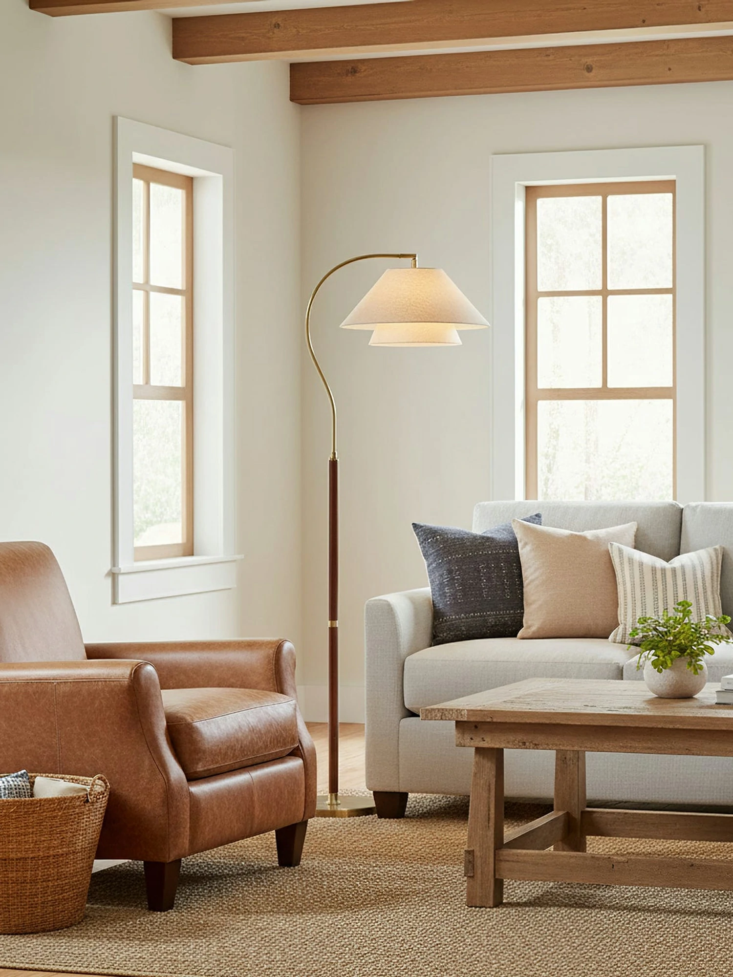 Hands Garner Floor Lamp - Image 6