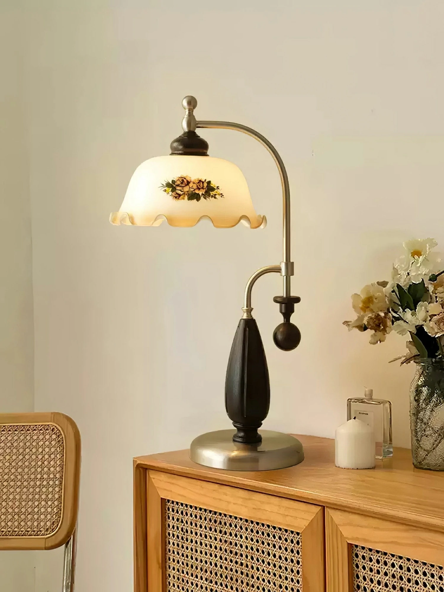 Heritage Bloom Table Lamp - Image 6