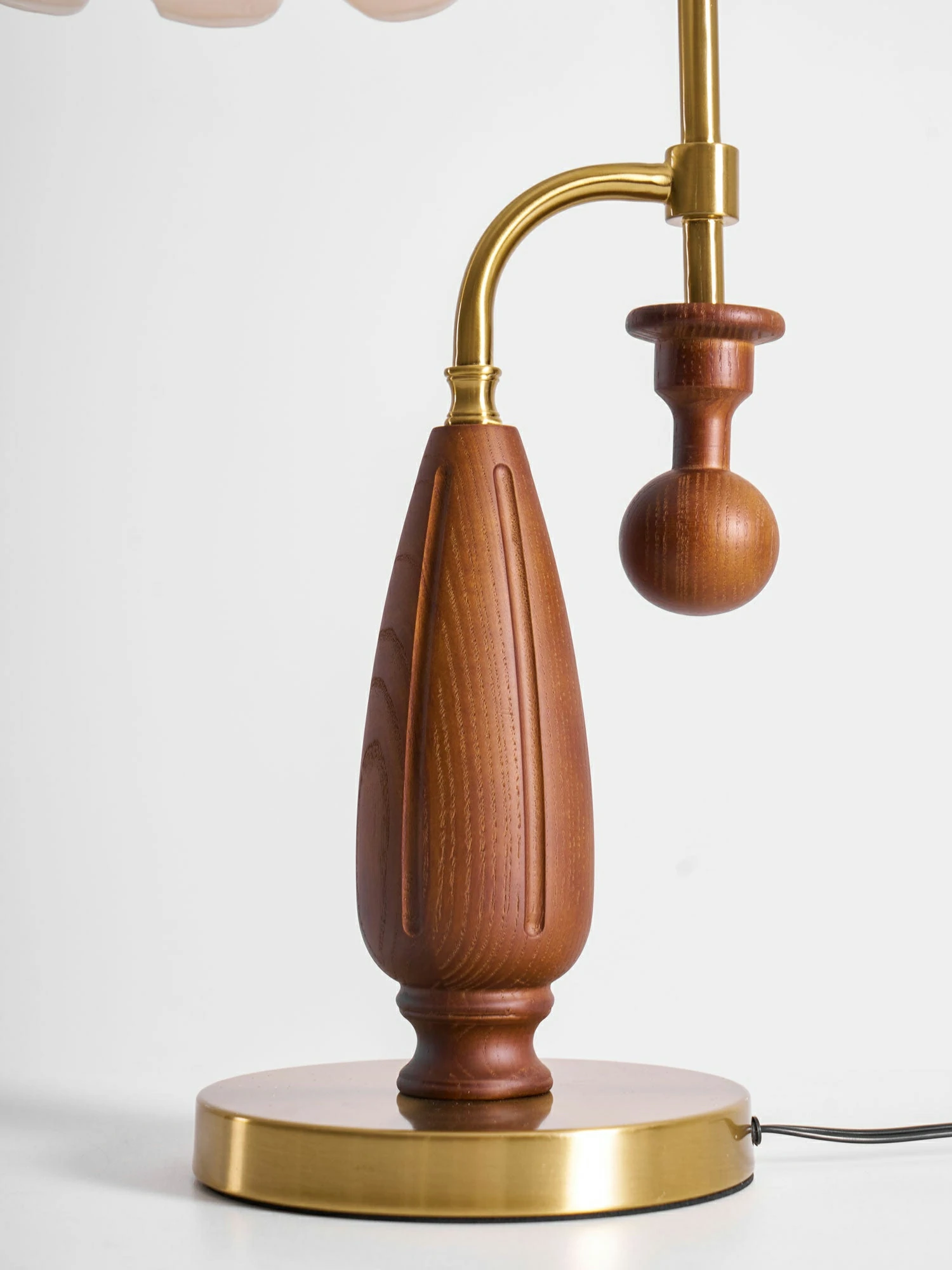 Heritage Bloom Table Lamp - Image 9