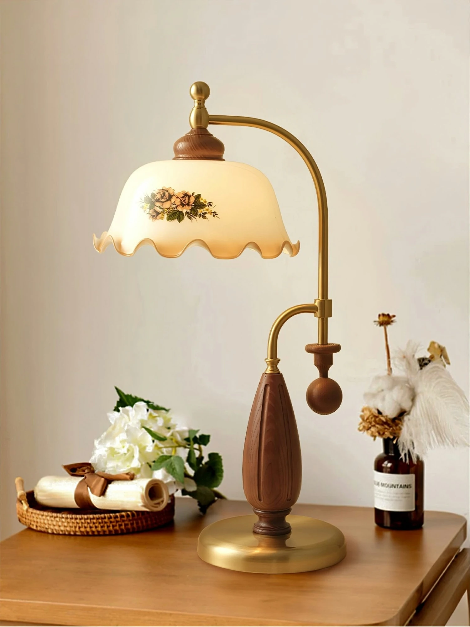 Heritage Bloom Table Lamp - Image 2