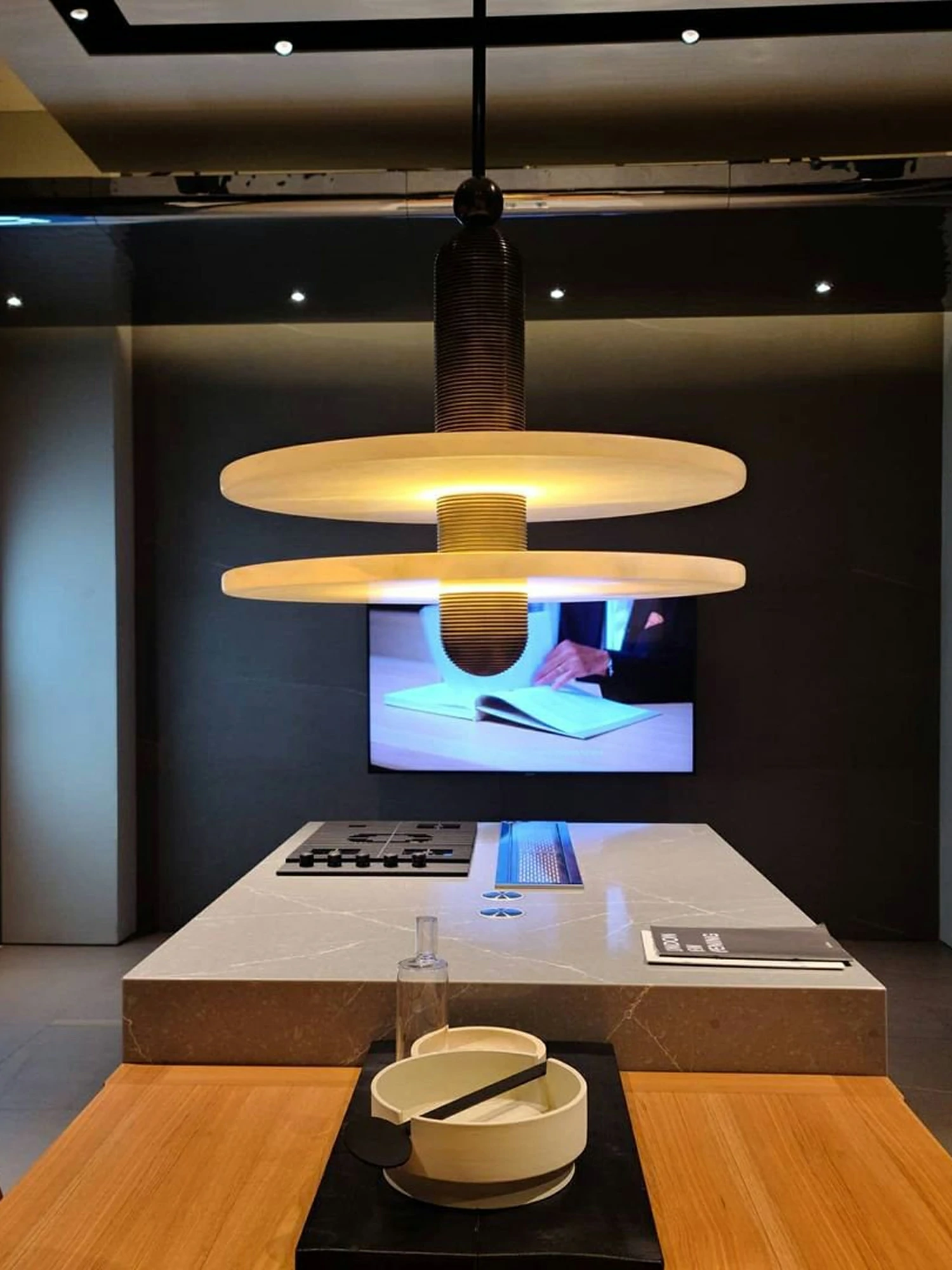 Median Pendant Light - Image 2