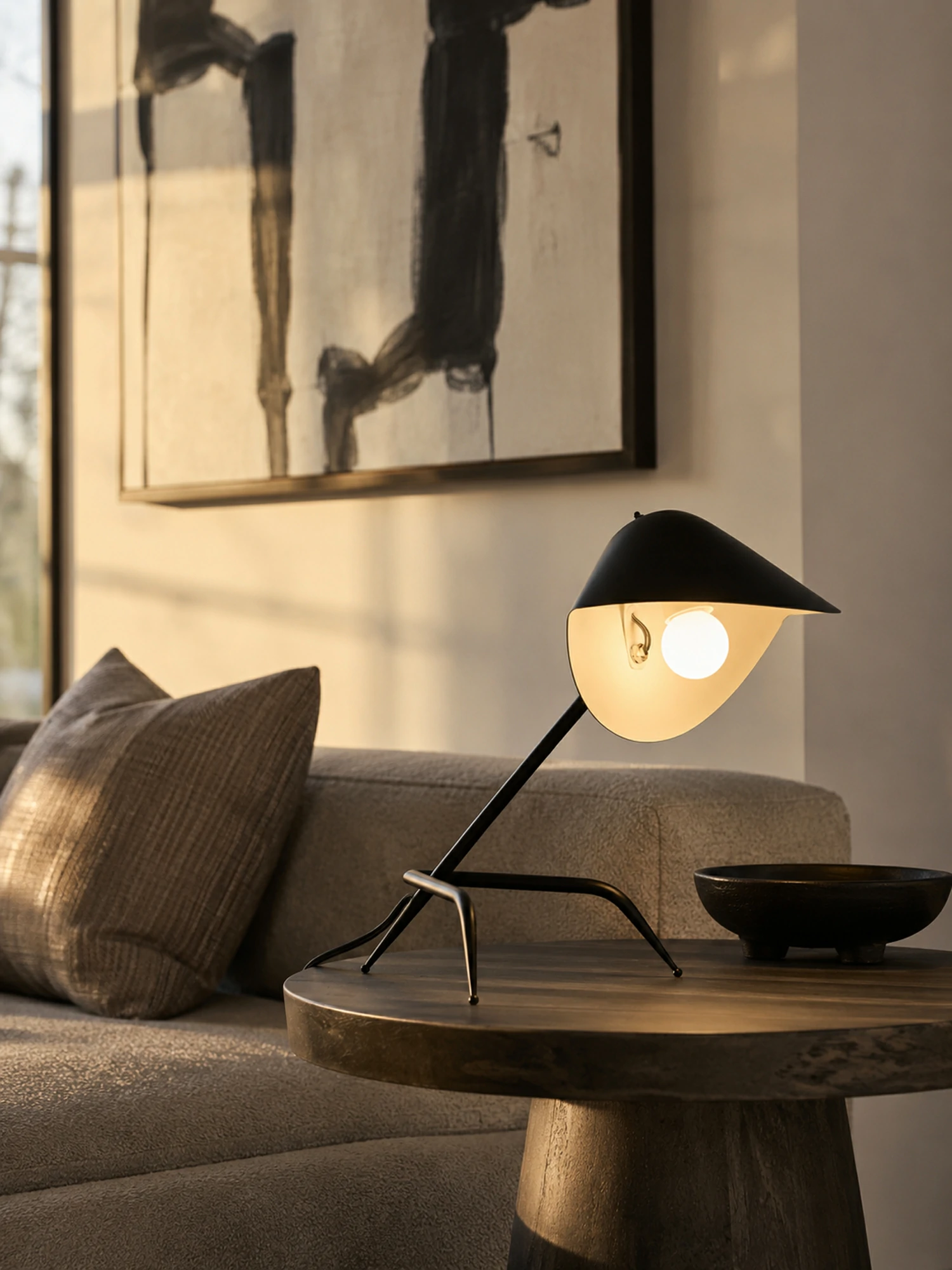 Modern Tripod Table Lamp - Image 4