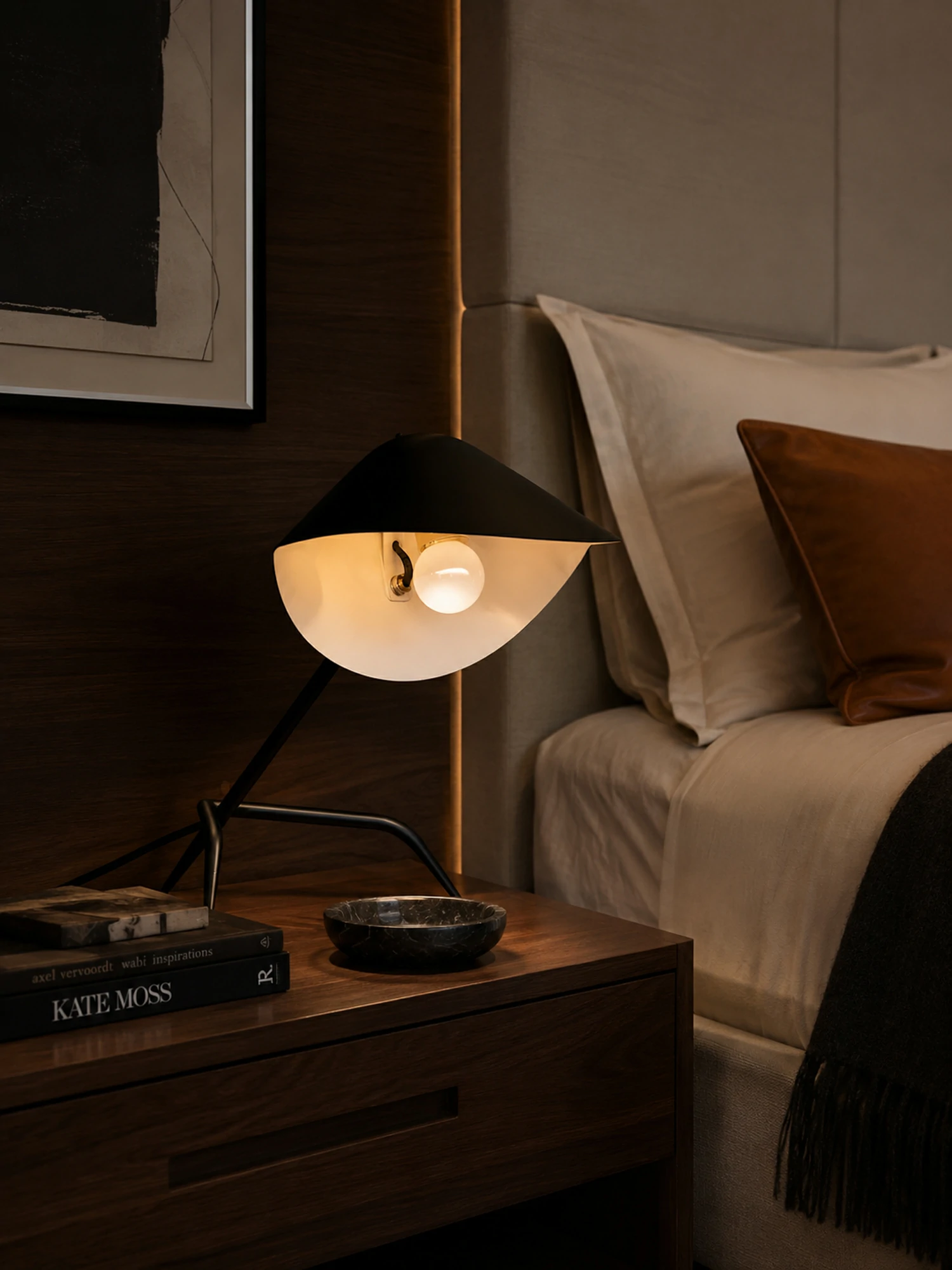 Modern Tripod Table Lamp - Image 9
