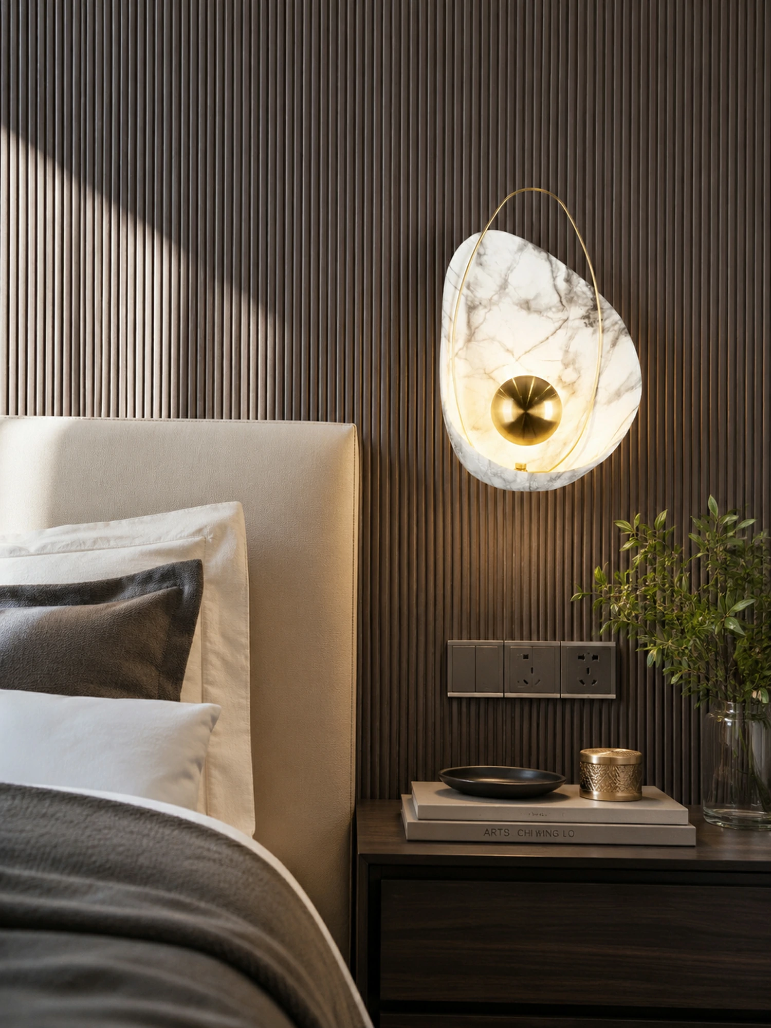 Pearl Wall Lamp - Image 3