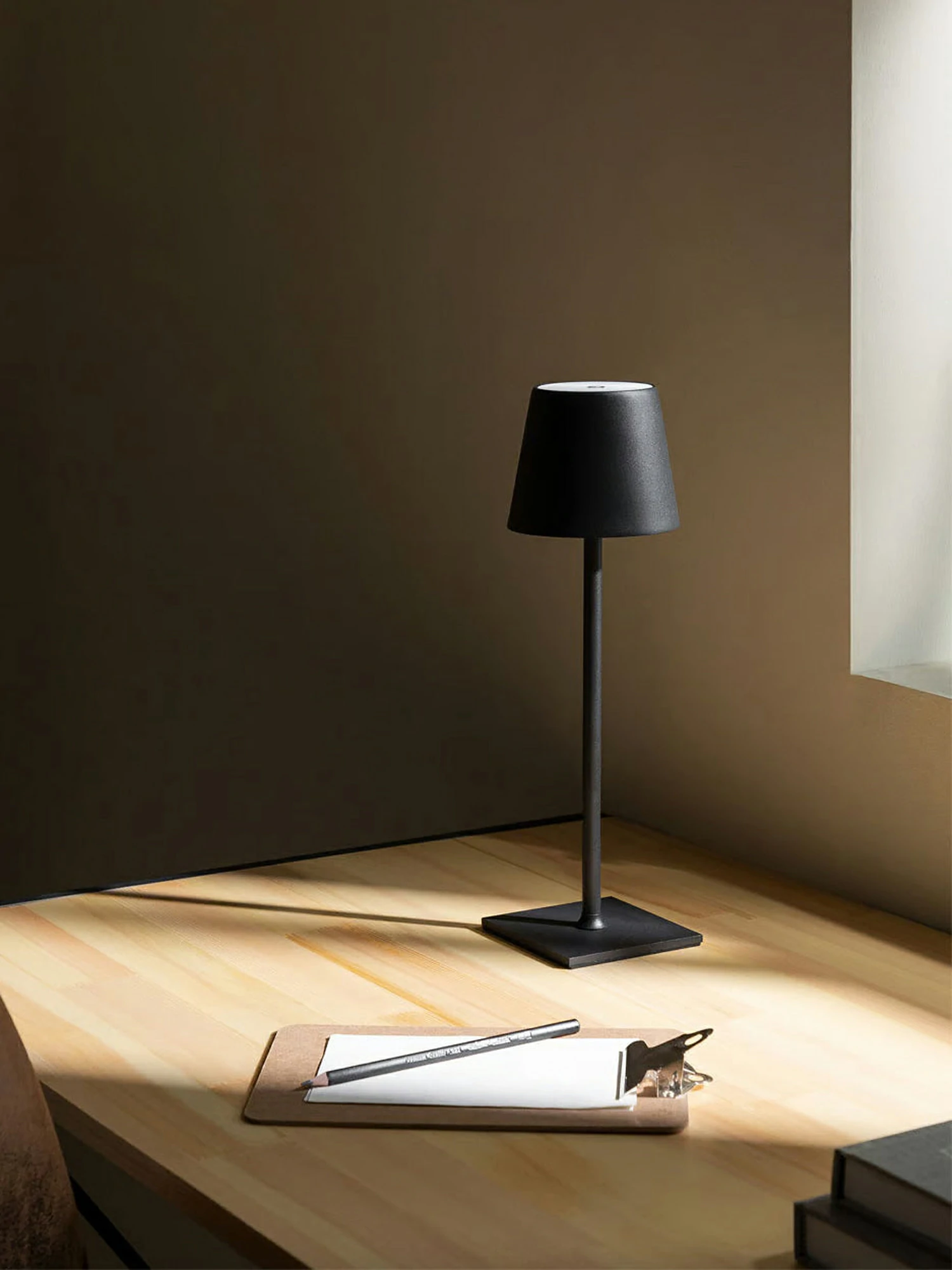 Poldina Cordless Rechargeable LED Table Lamp (built-in battery) - Image 12