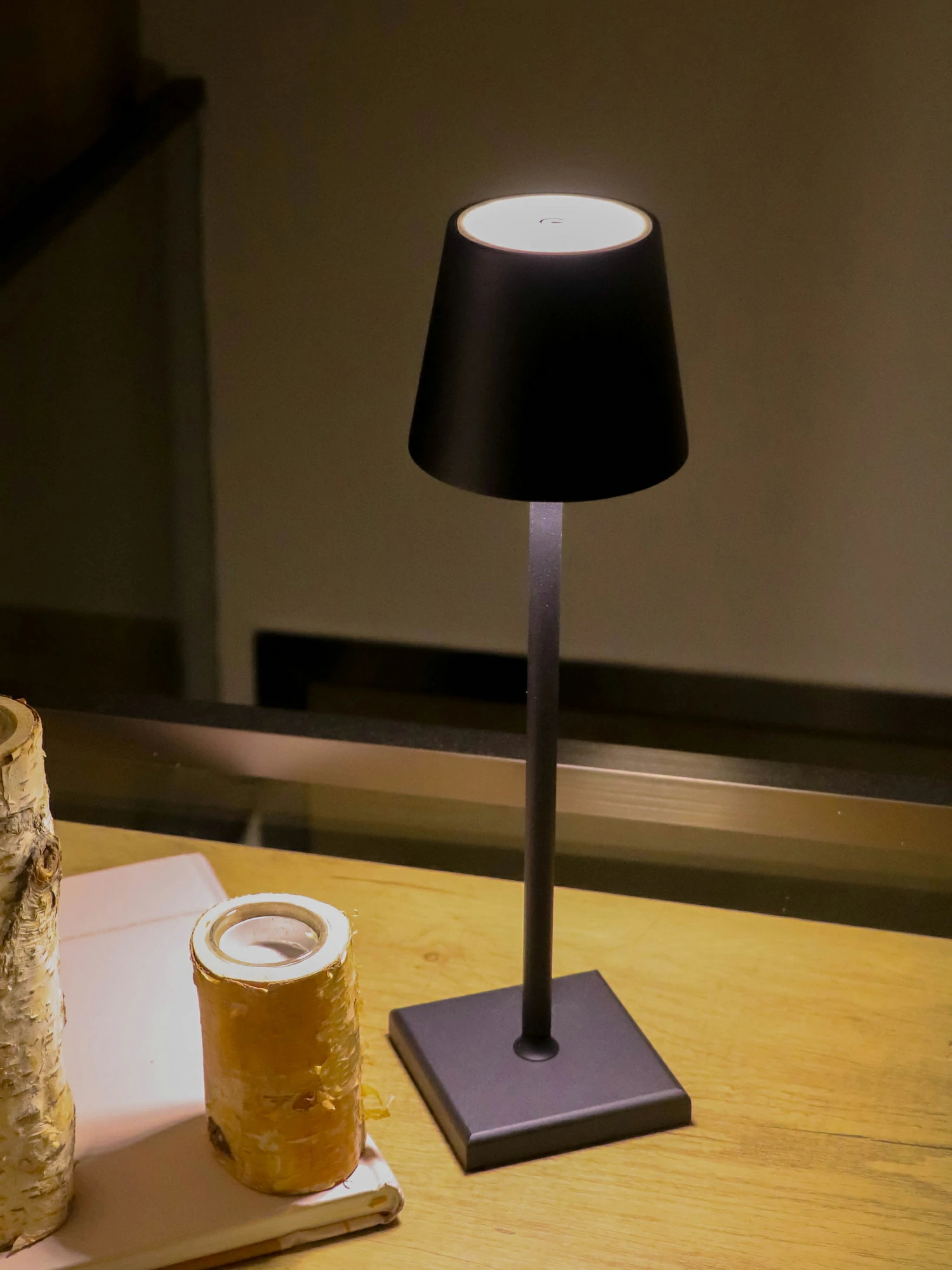 Poldina Cordless Rechargeable LED Table Lamp (built-in battery) - Image 4