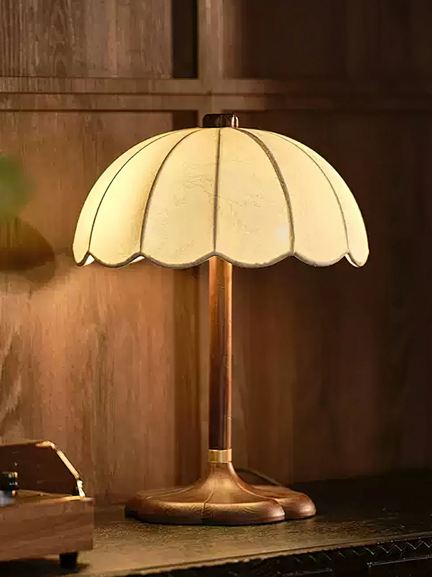 Prague Petals Table Lamp - Image 9