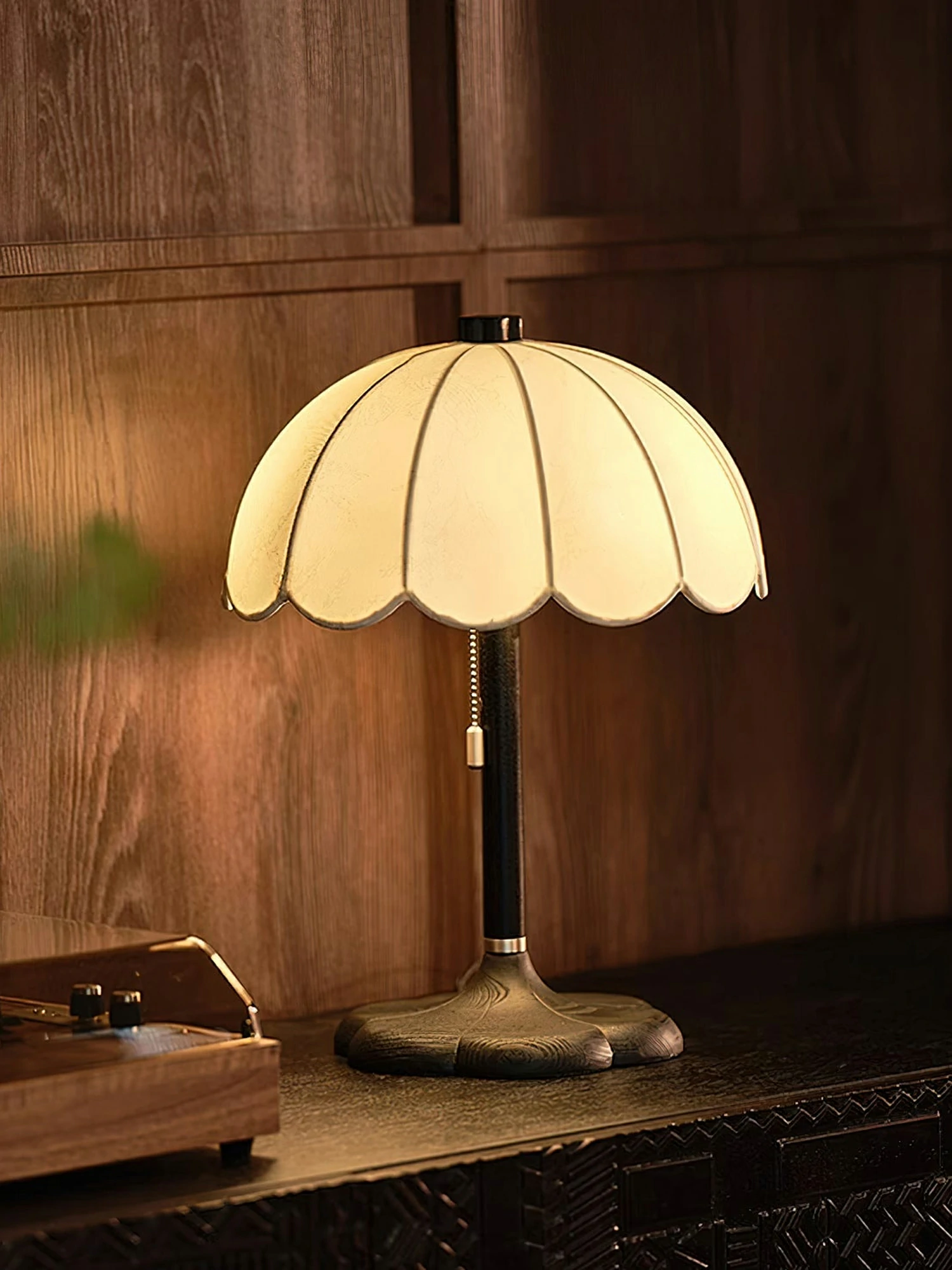 Prague Petals Table Lamp - Image 12