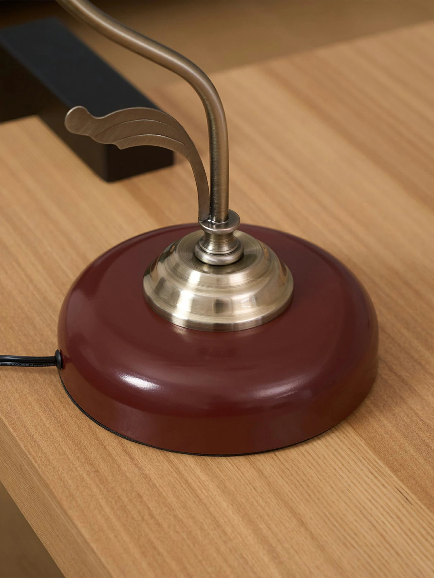 Retro Flower Table Lamp - Image 13