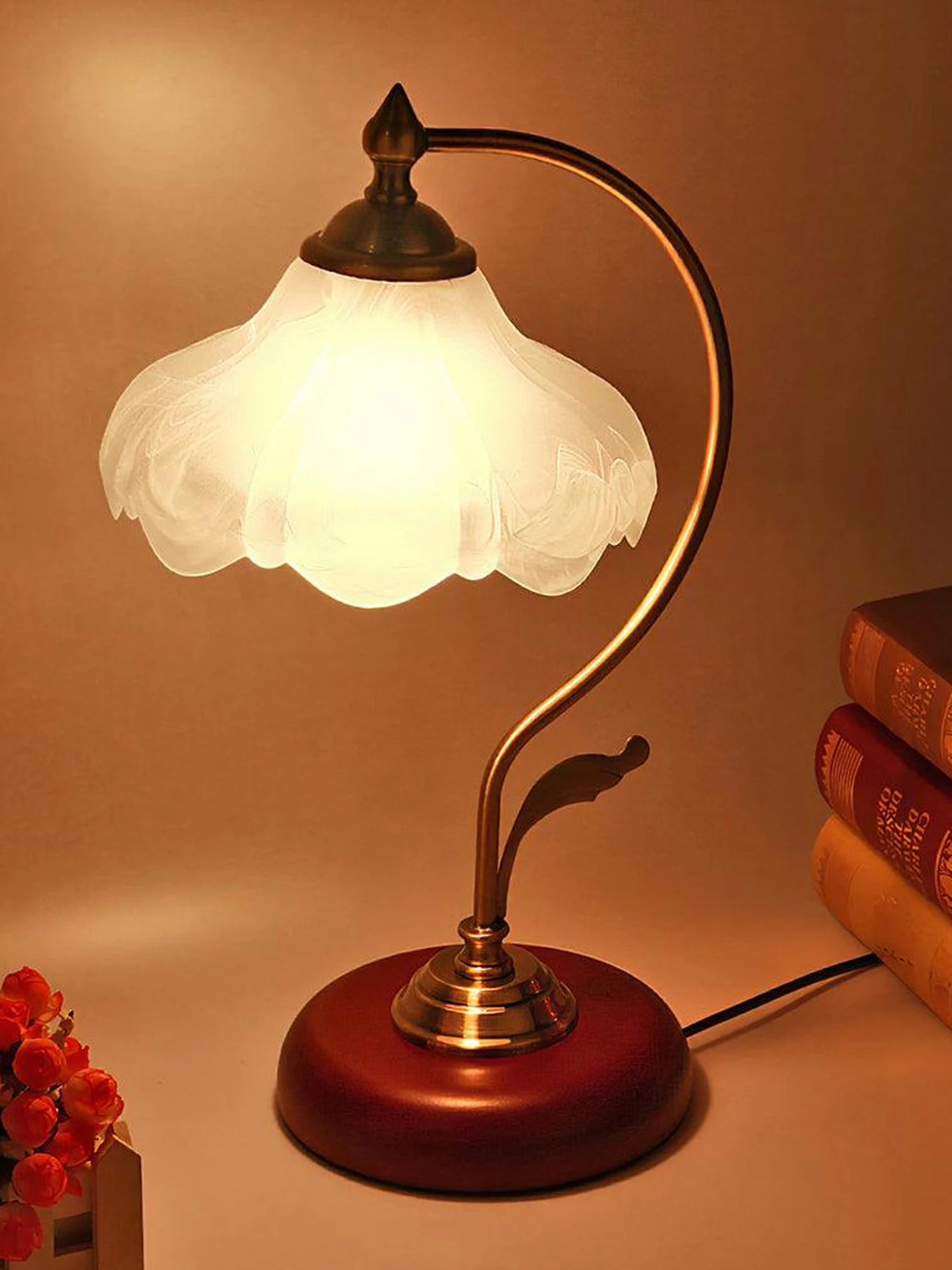 Retro Flower Table Lamp - Image 12