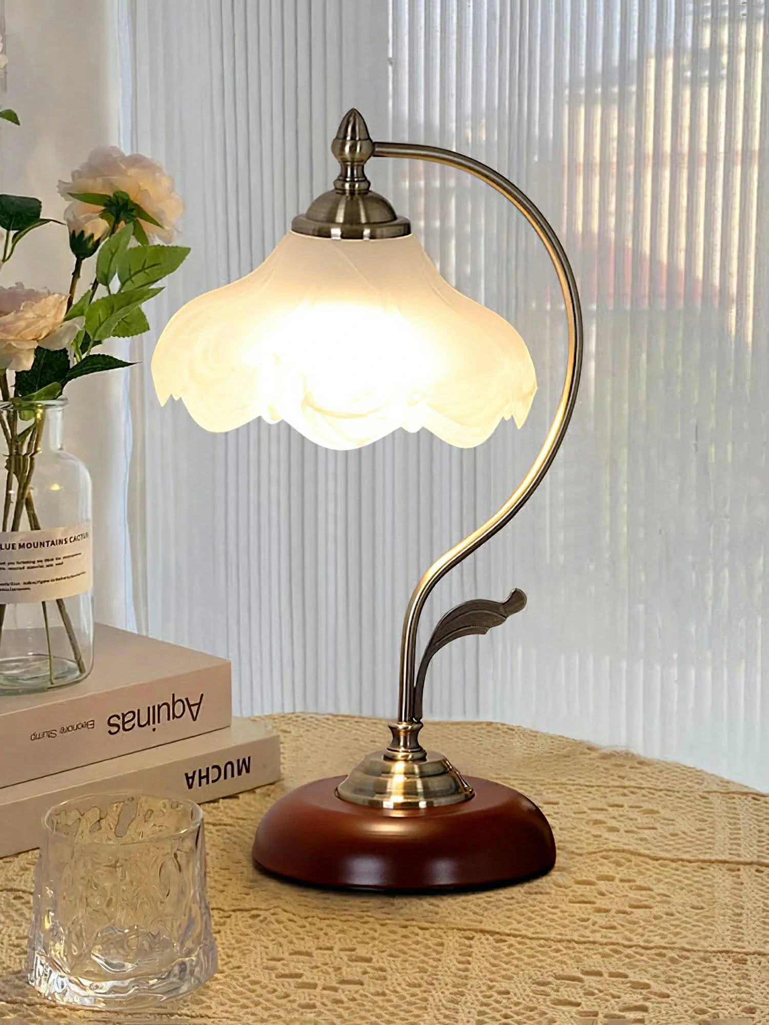 Retro Flower Table Lamp - Image 5