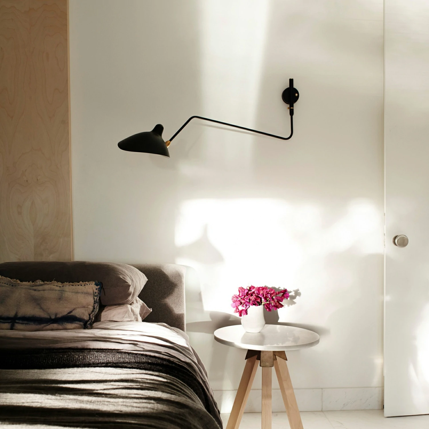 Serge Mouille Wall Lamp - Image 5