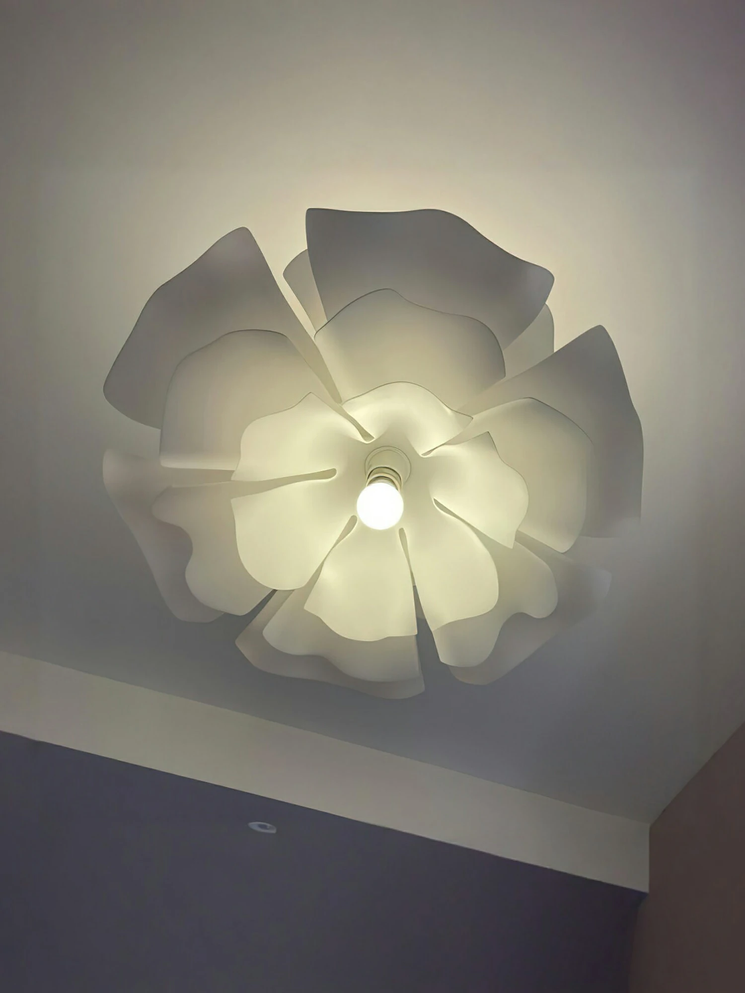 White Lotus Pendant Light - Image 29