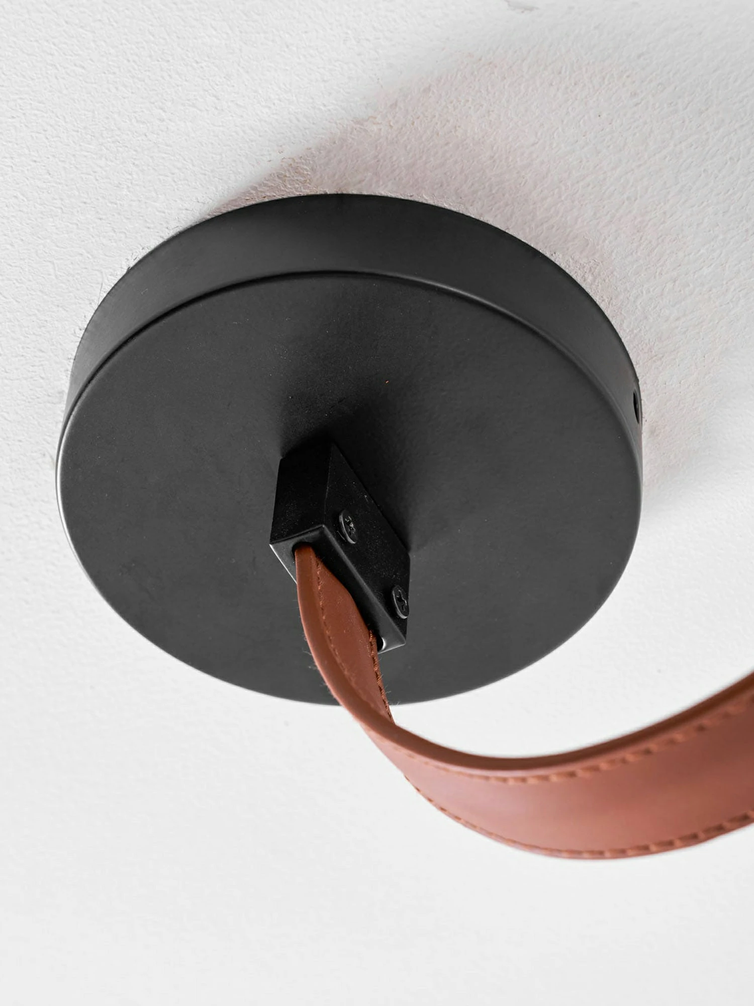 Lasso Stone Pendant Light - Image 13