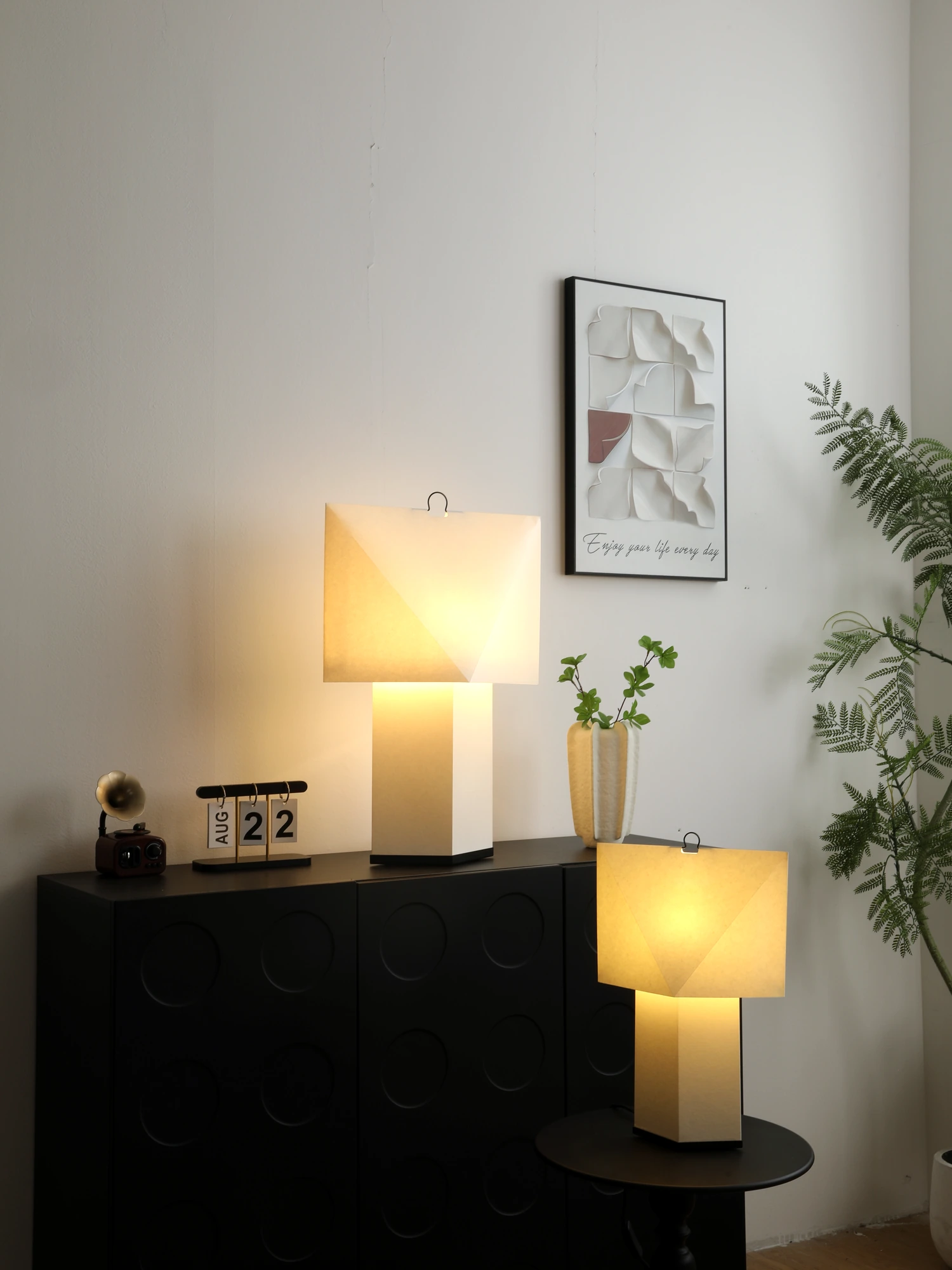 Aplat Table Lamp - Image 6