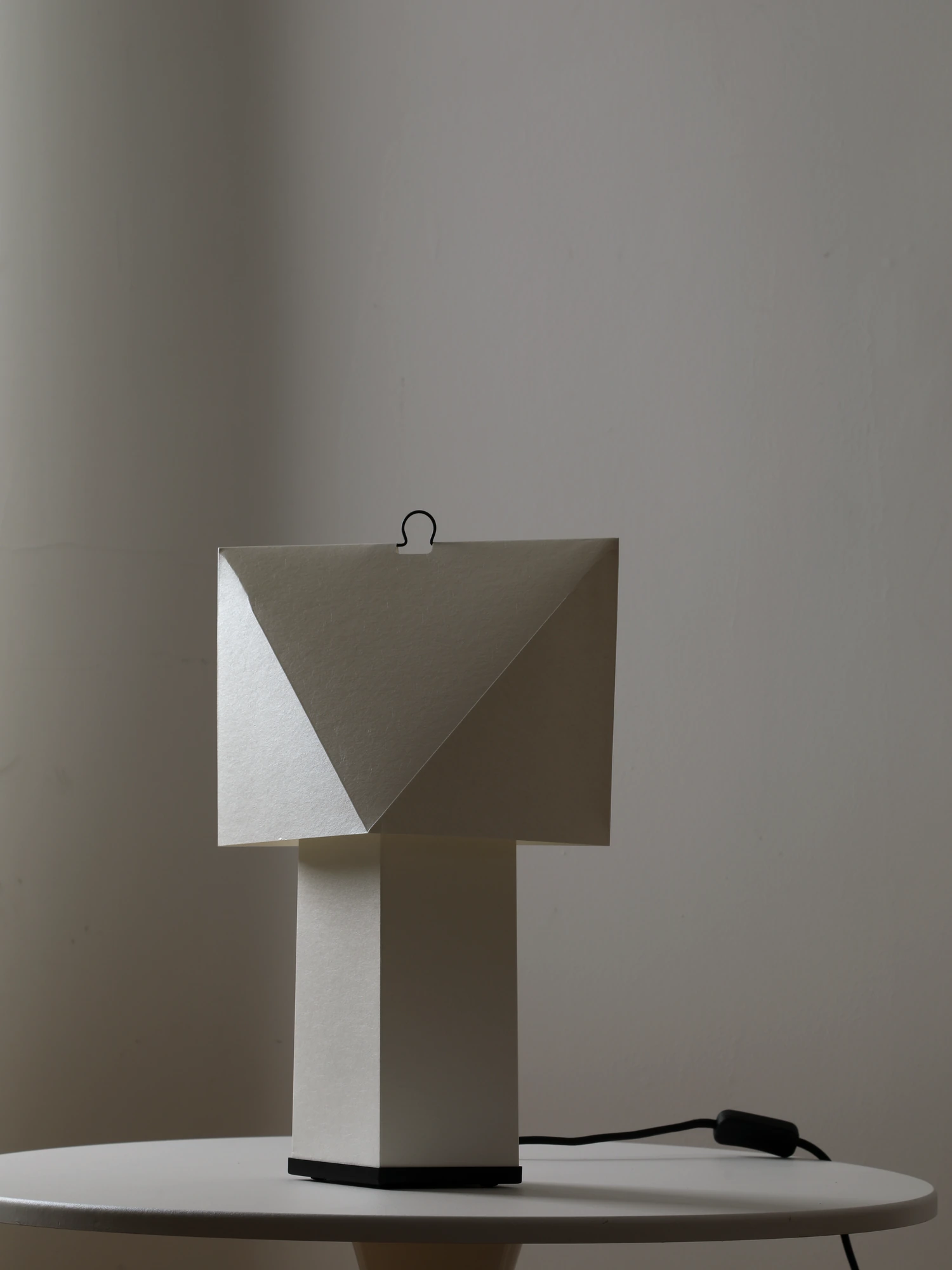 Aplat Table Lamp - Image 9