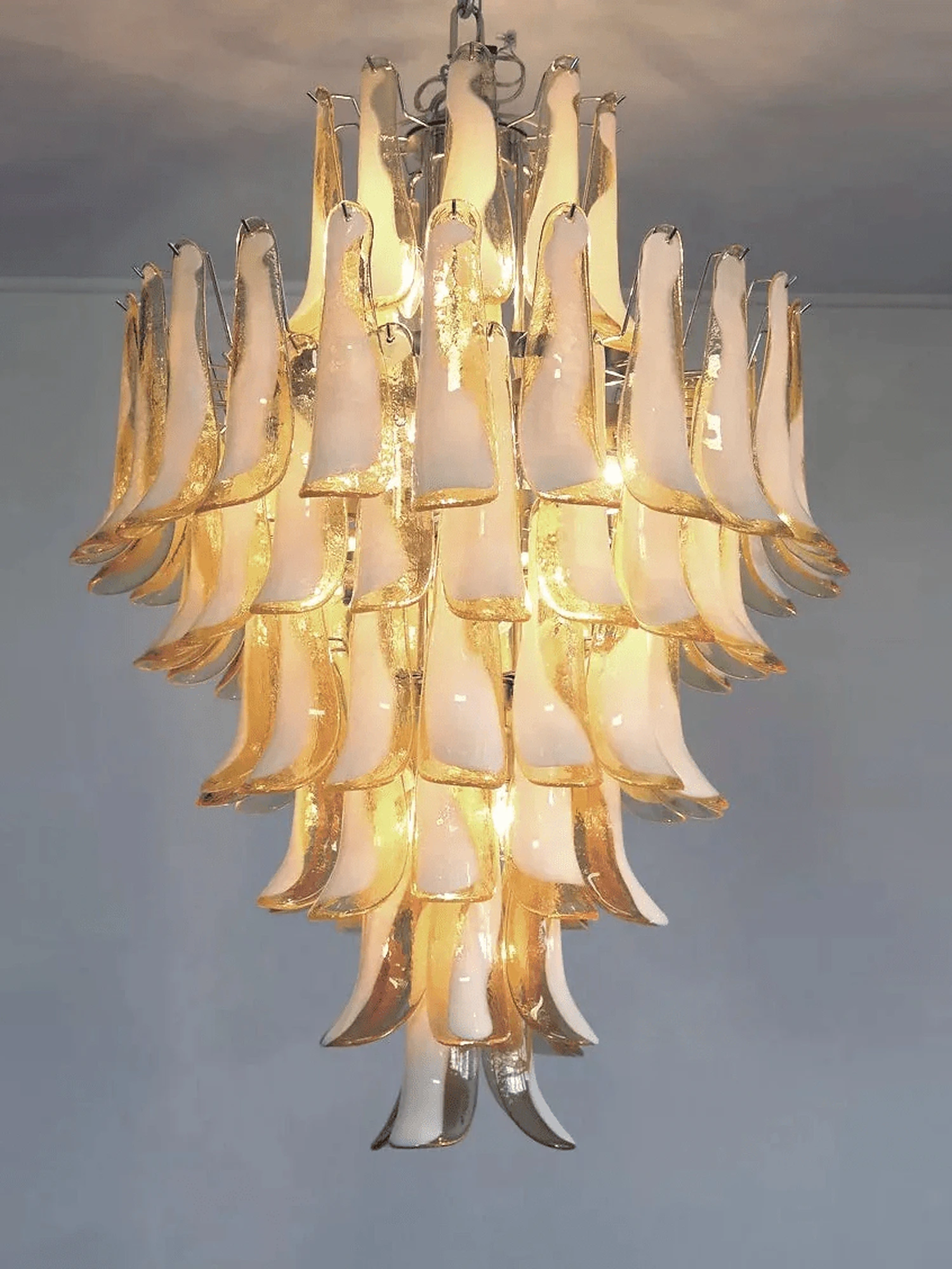 Dravina Glass Petals Pendant Lamp - Image 15