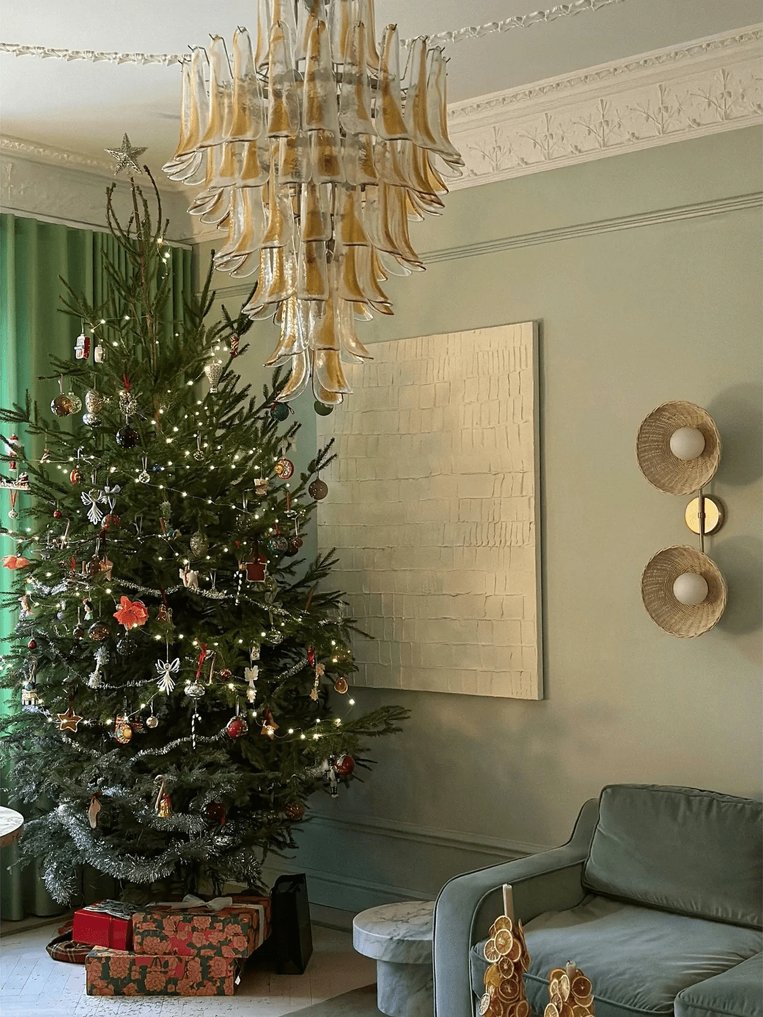 Dravina Glass Petals Pendant Lamp - Image 6