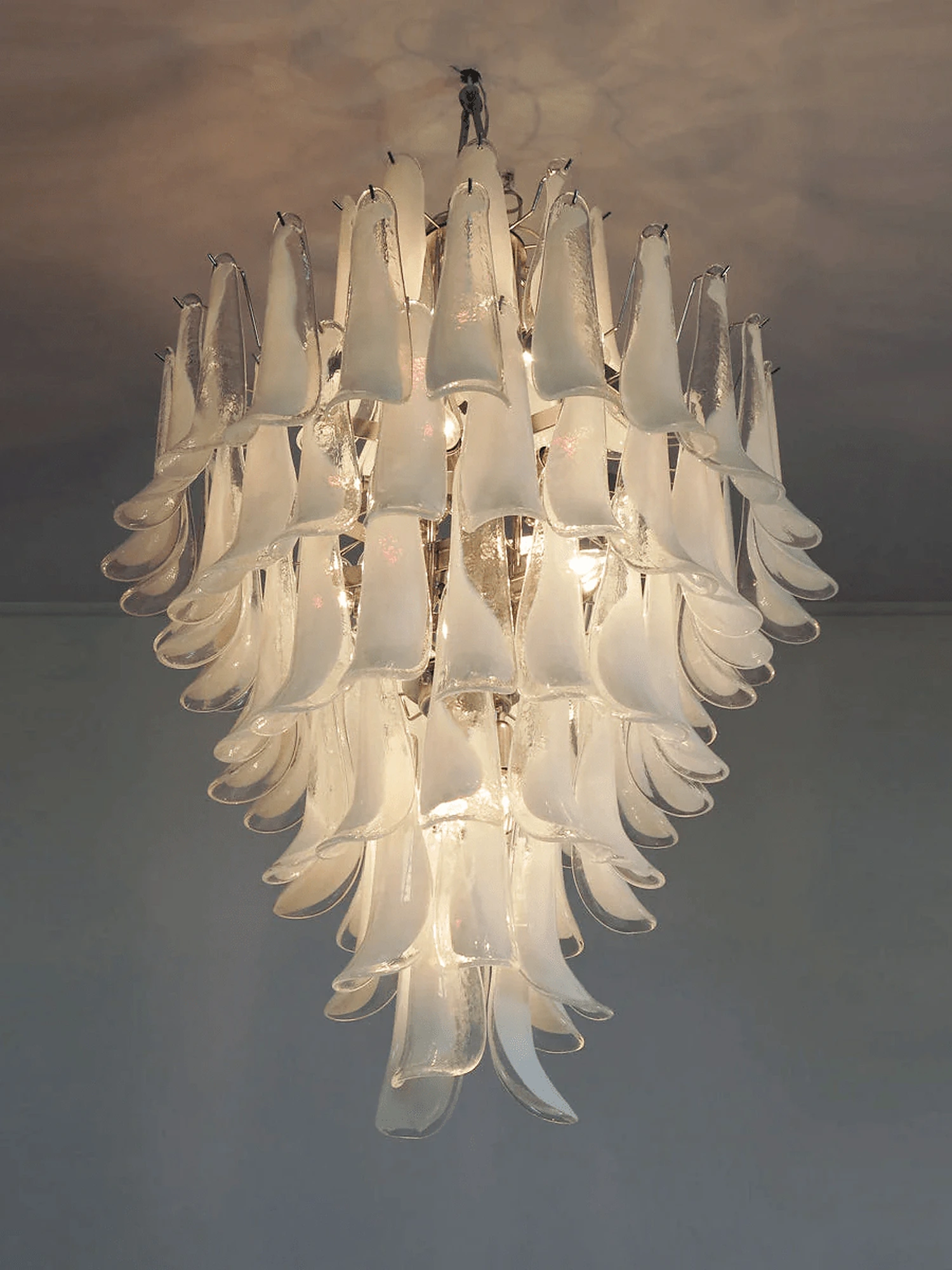 Dravina Glass Petals Pendant Lamp - Image 17