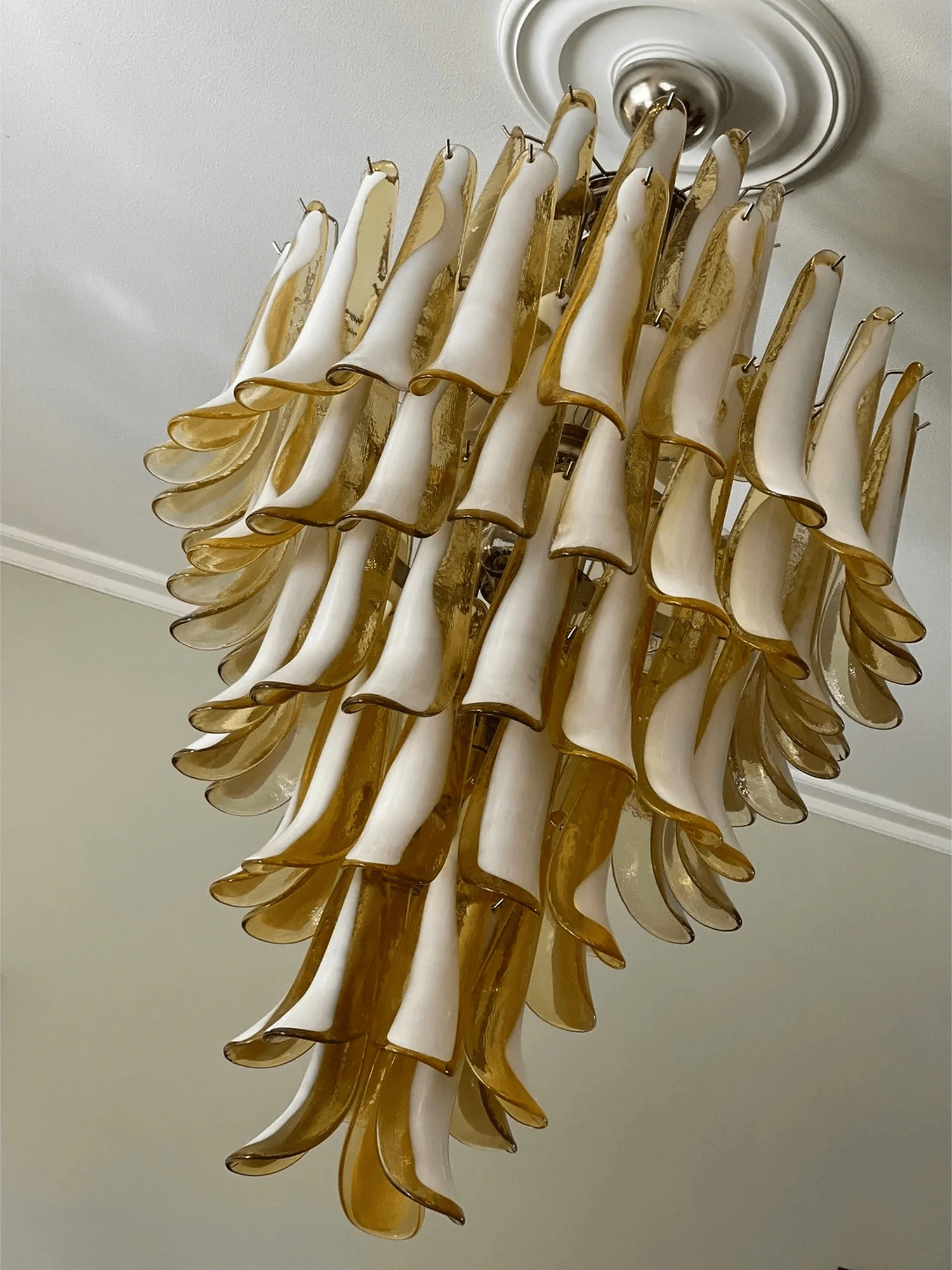 Dravina Glass Petals Pendant Lamp - Image 21