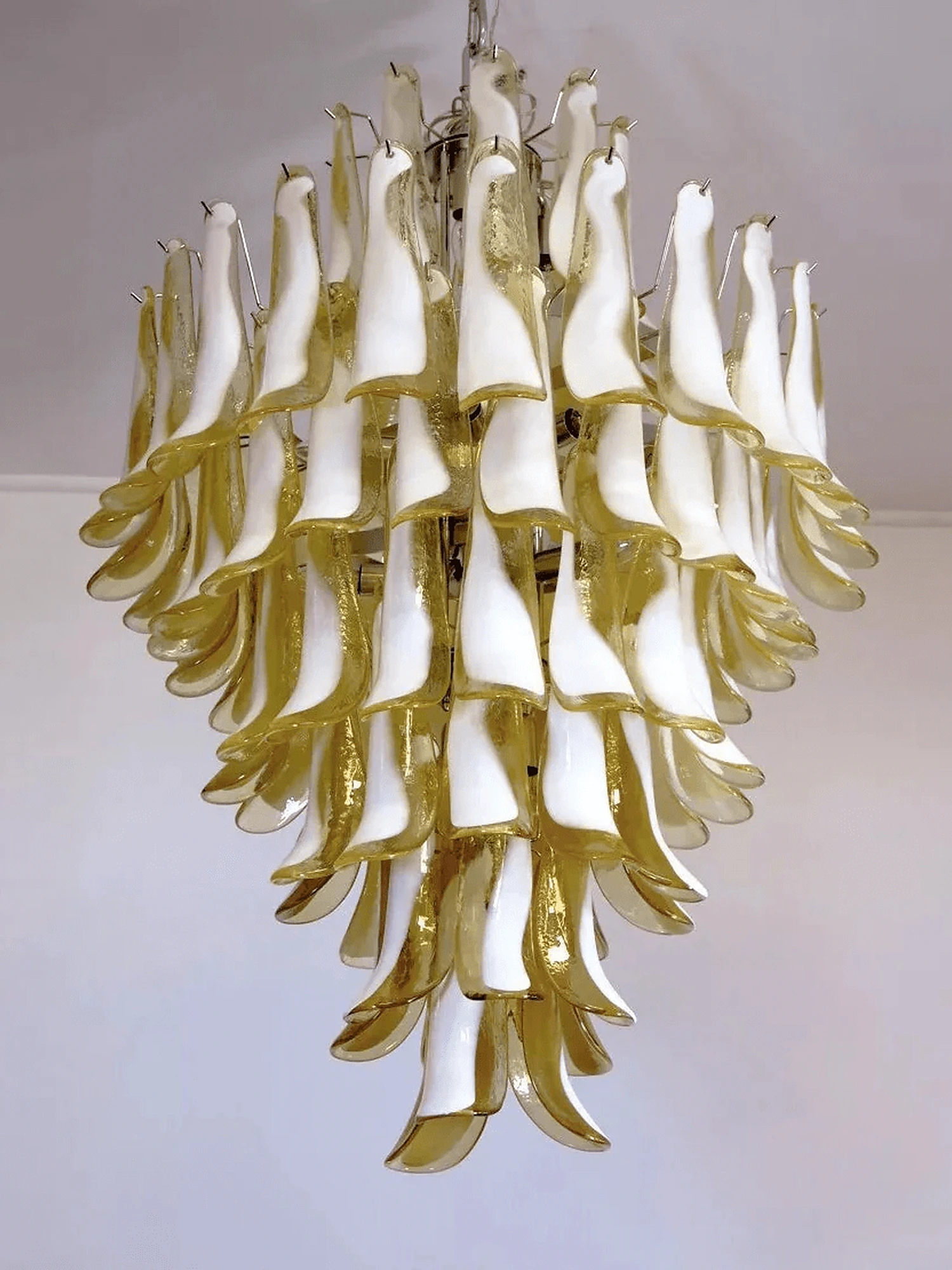 Dravina Glass Petals Pendant Lamp - Image 23
