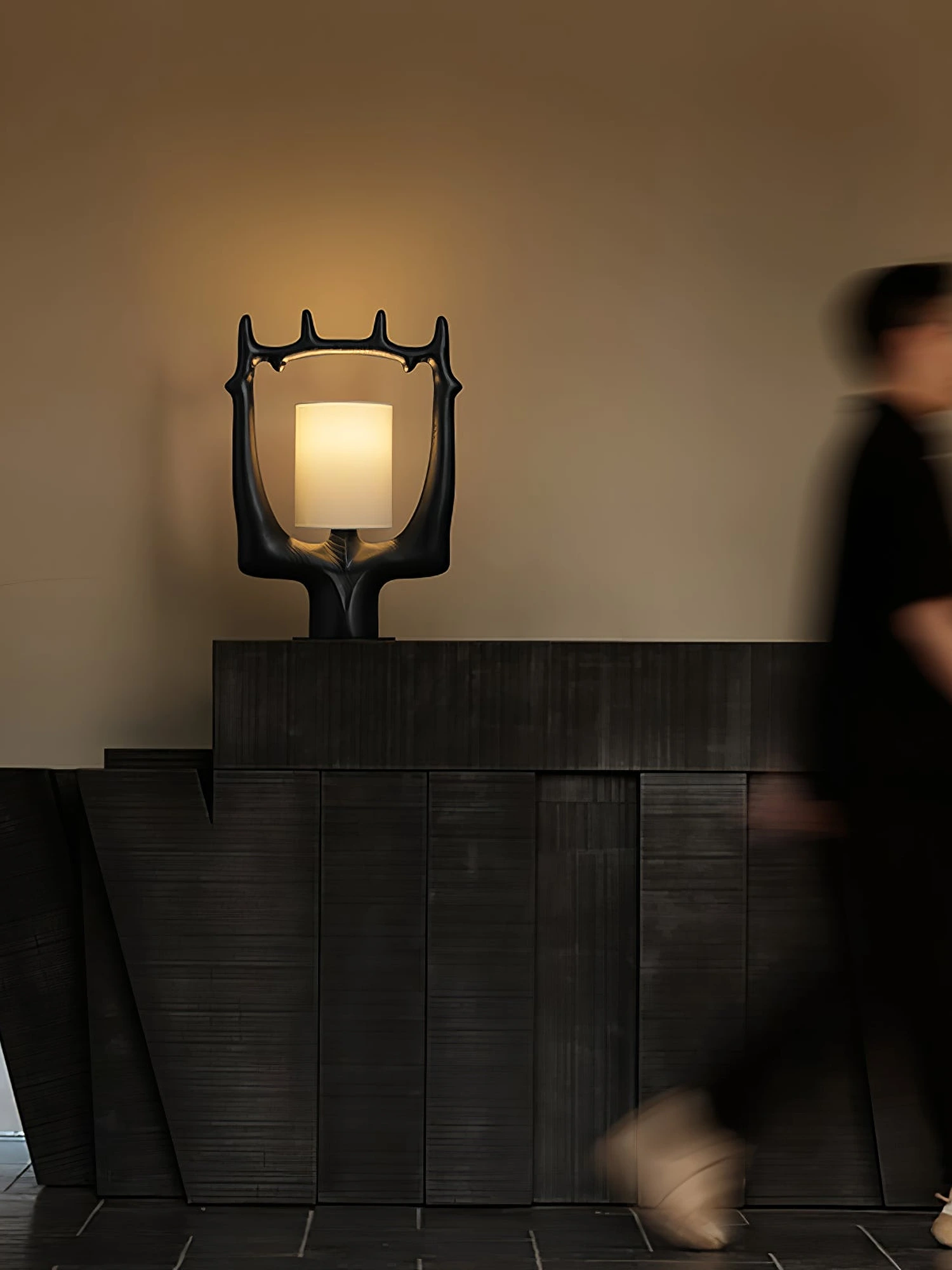 Antler Ring Table Lamp - Image 2
