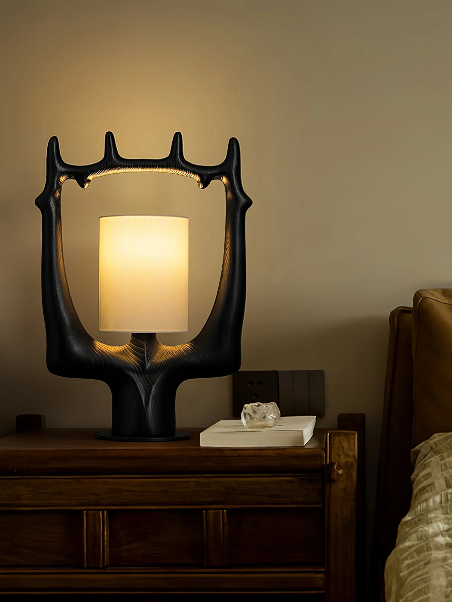 Antler Ring Table Lamp - Image 3