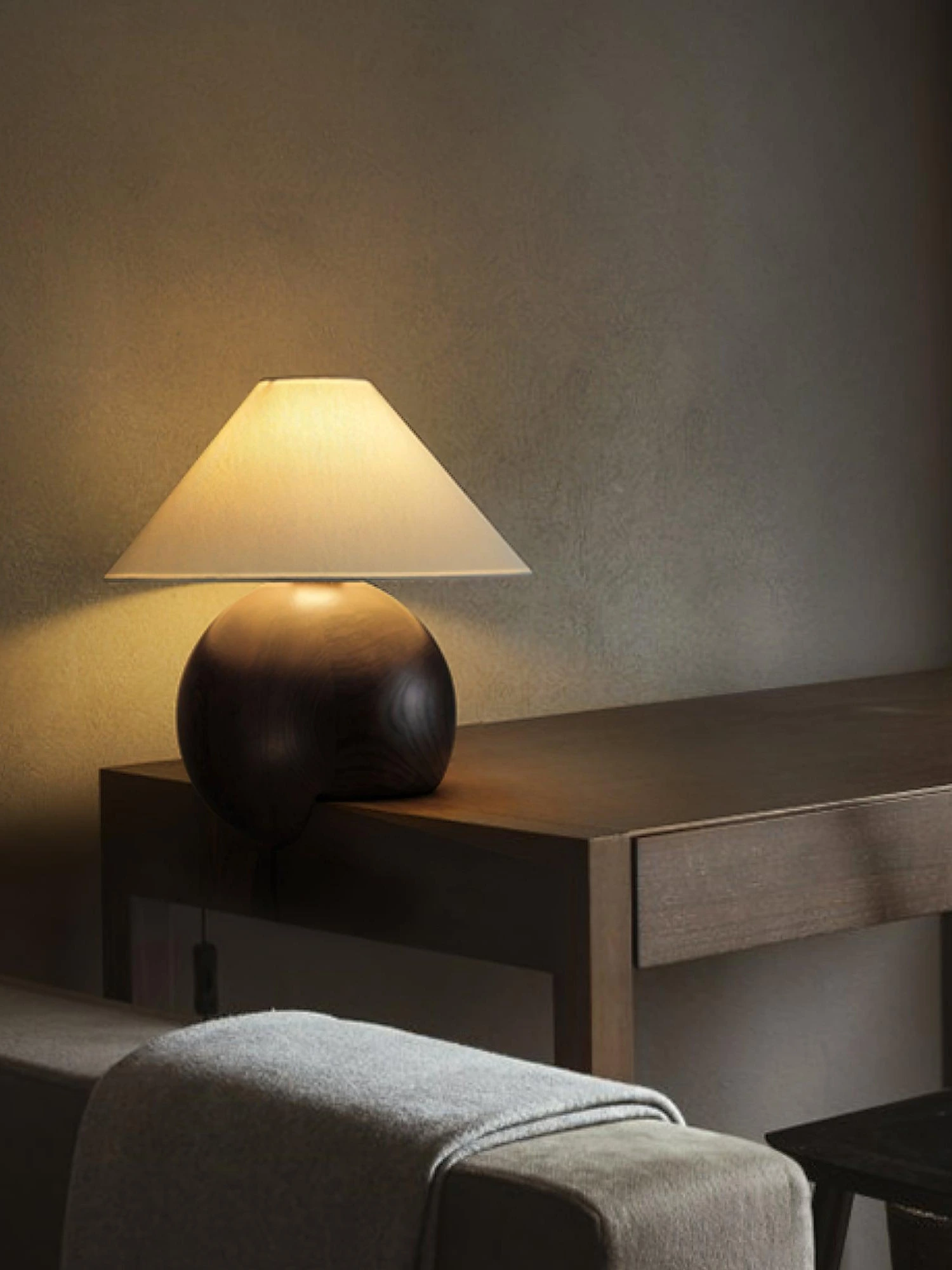 Corner Log Table Lamp - Image 11