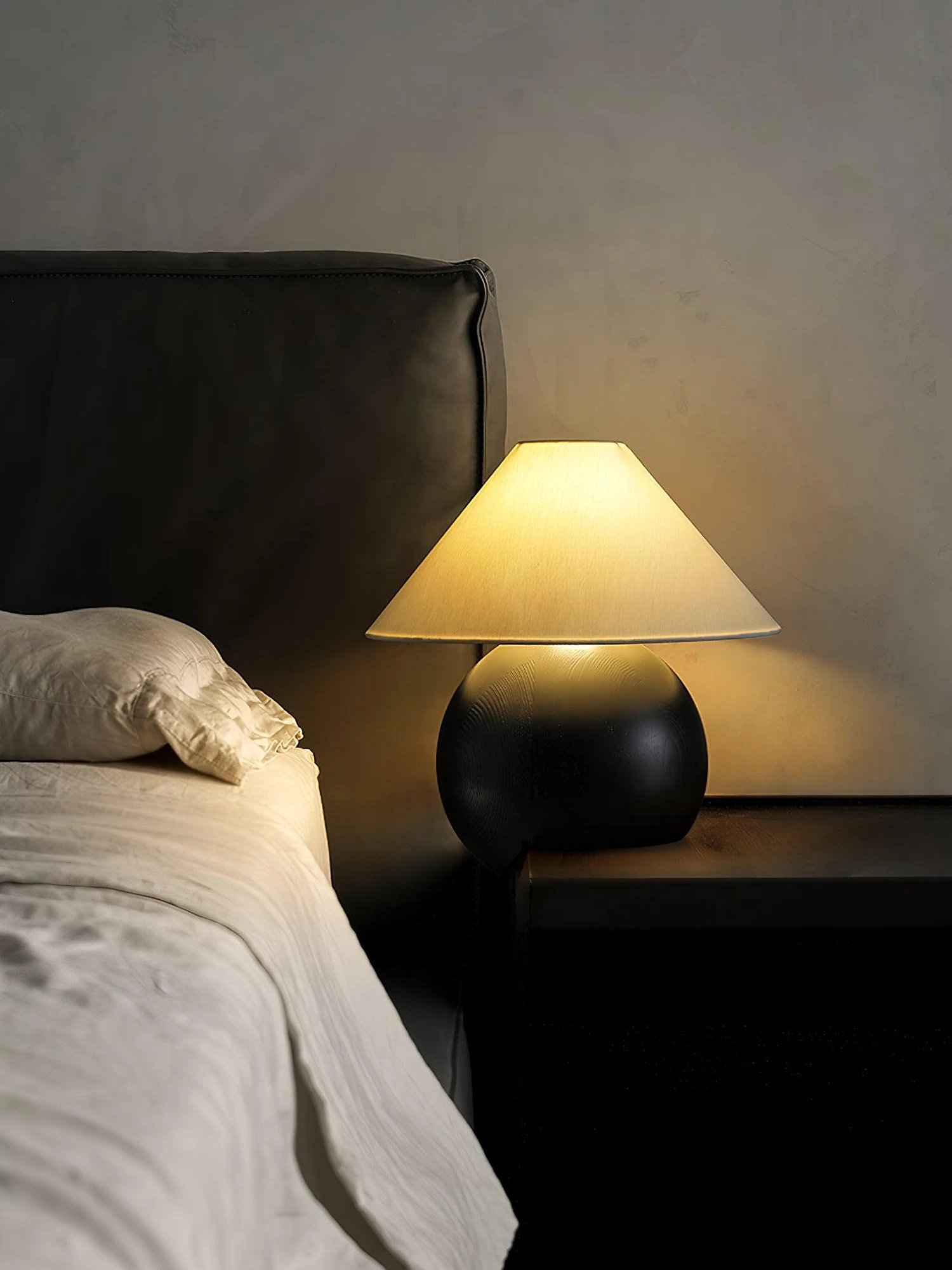Corner Log Table Lamp - Image 14