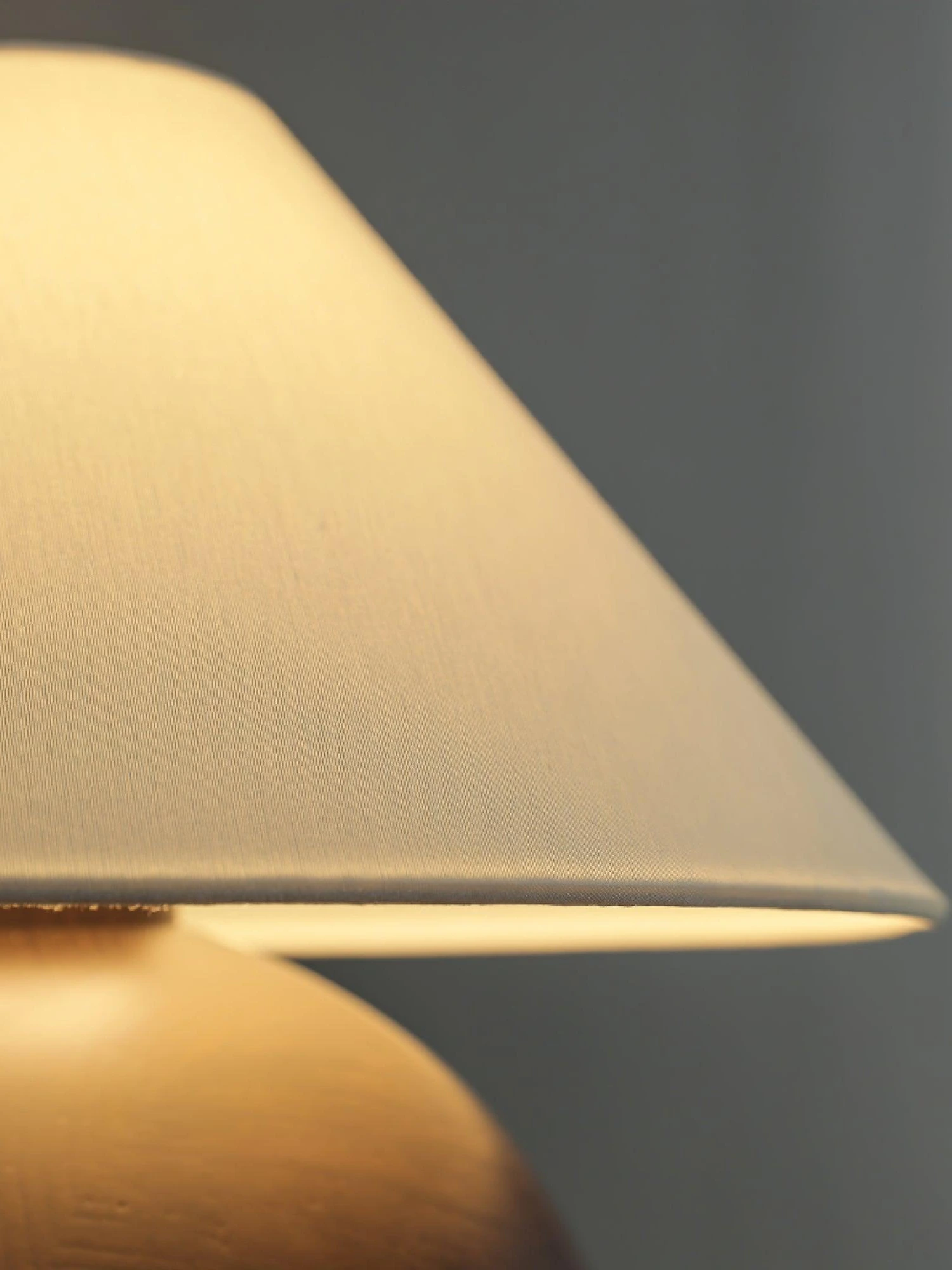 Corner Log Table Lamp - Image 15