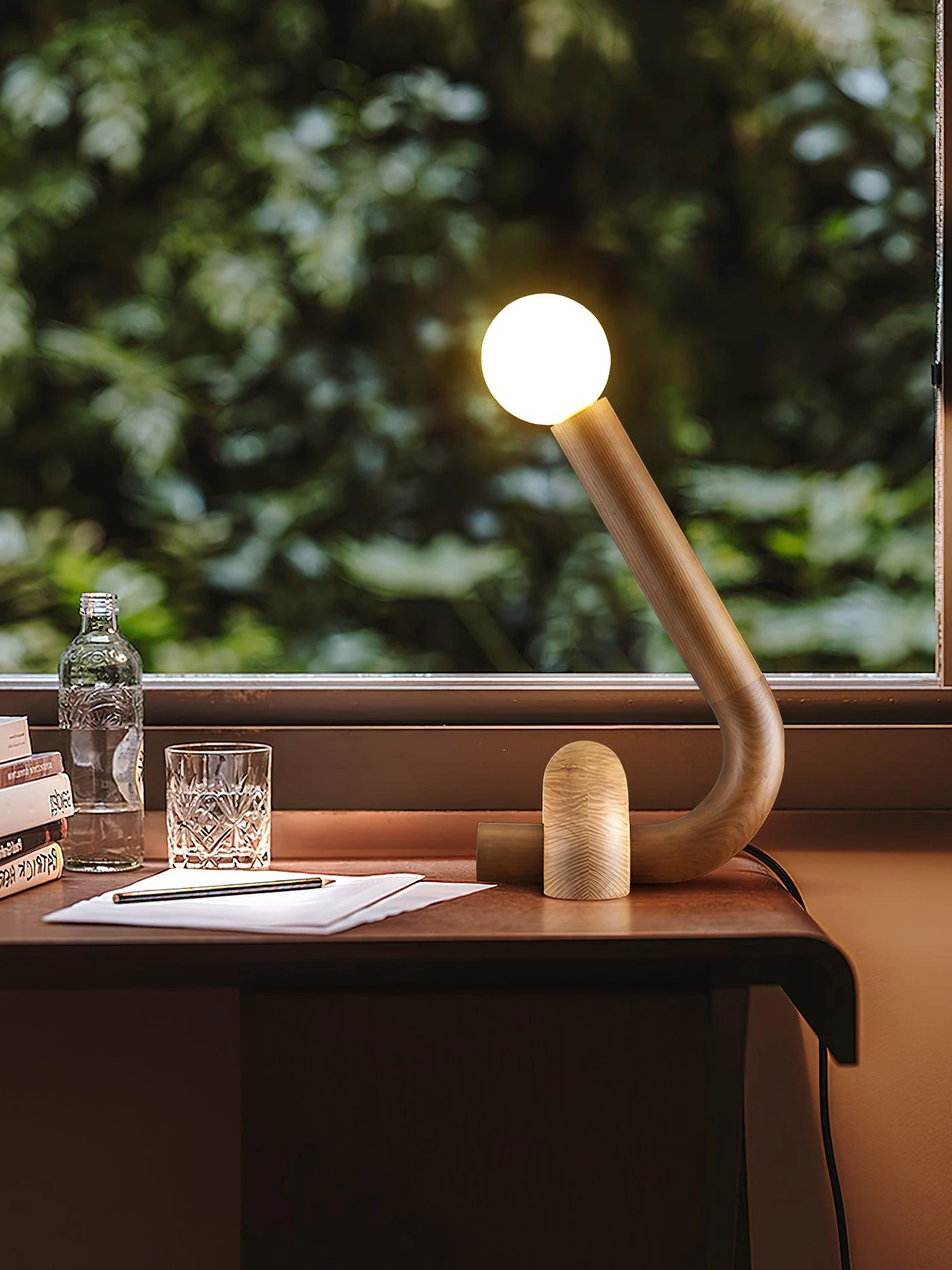 Curled Table Lamp - Image 9