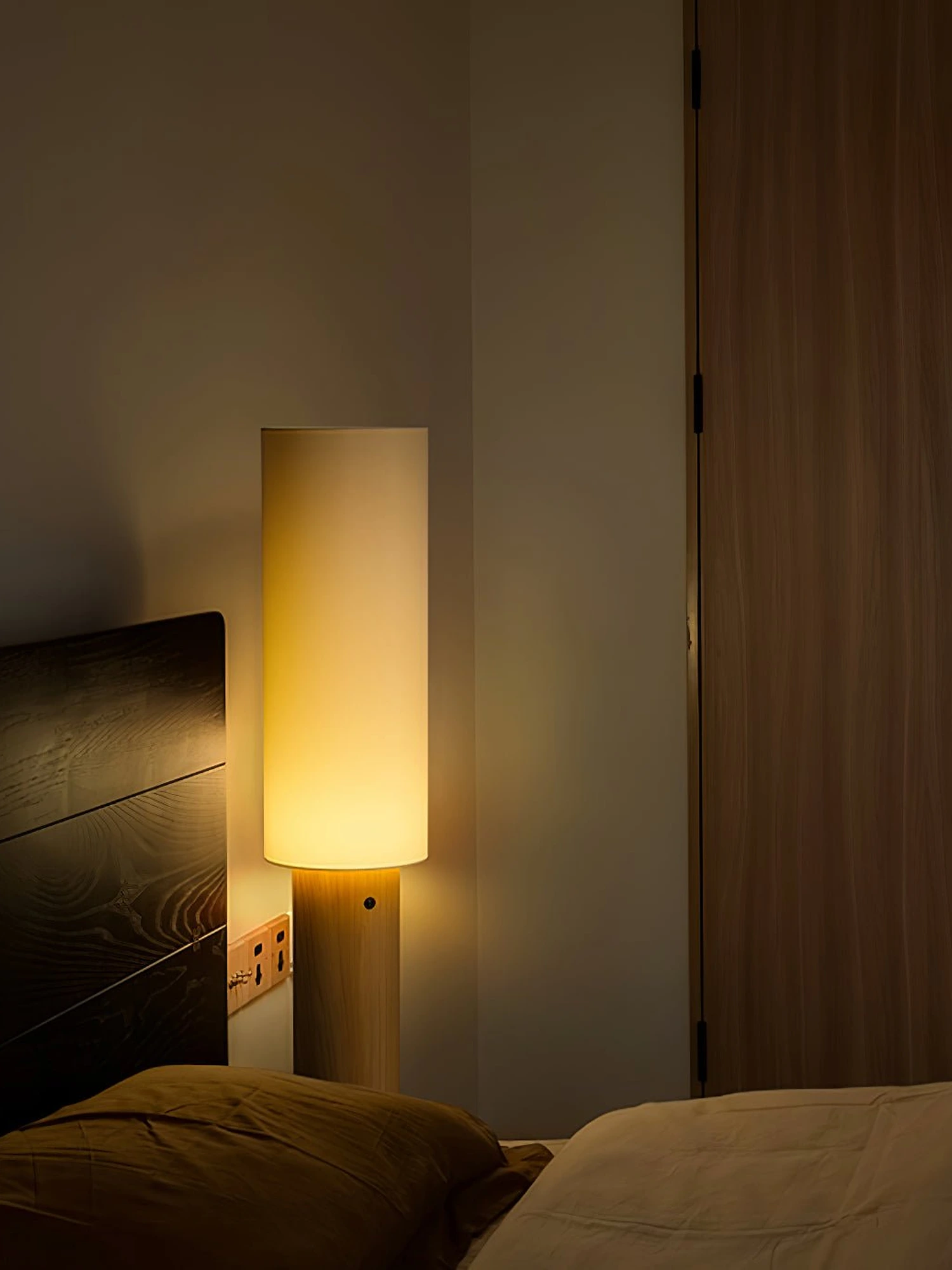 Elara Wood Floor Lamp - Image 8