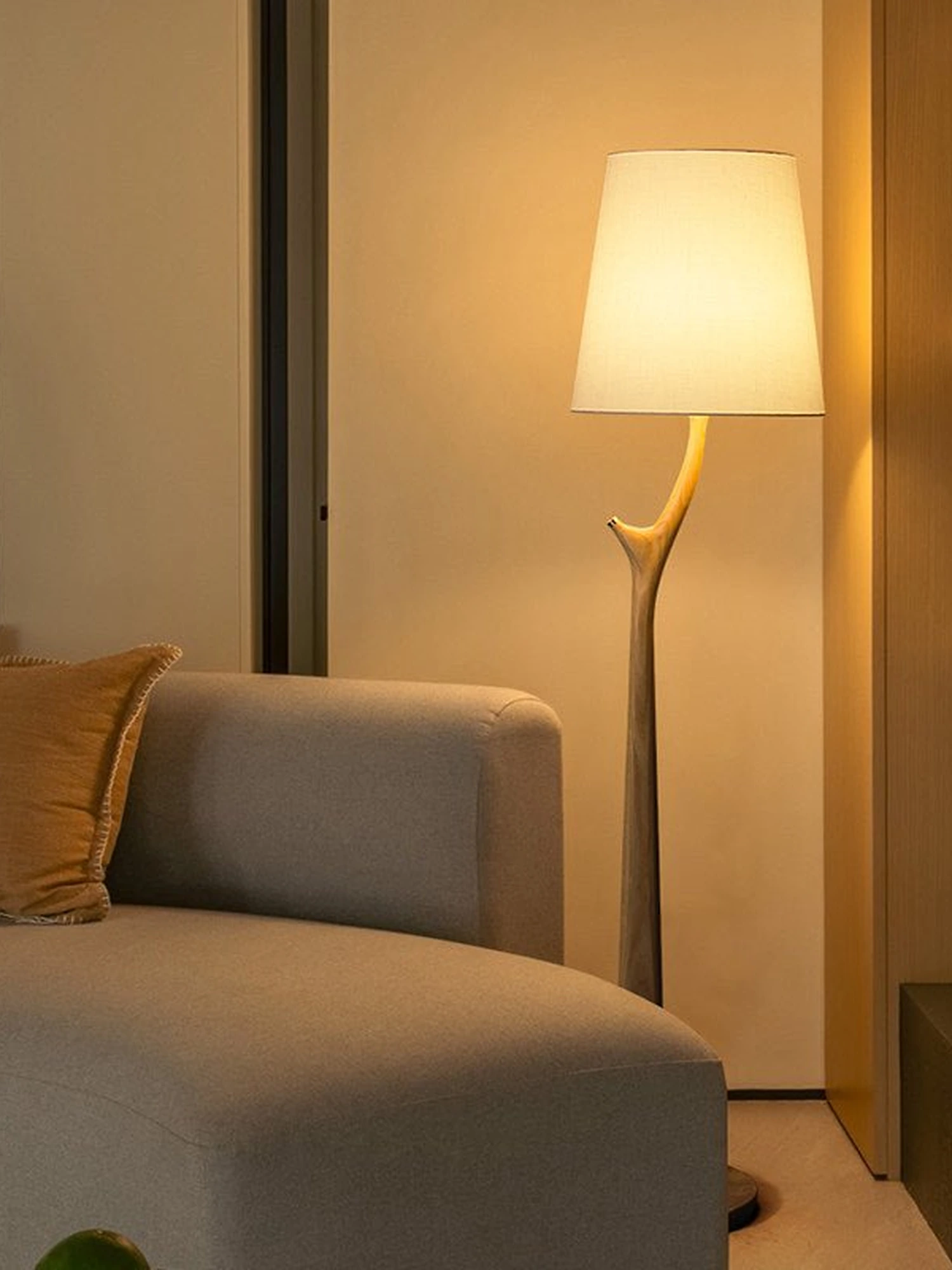 Elowen Floor Lamp - Image 3
