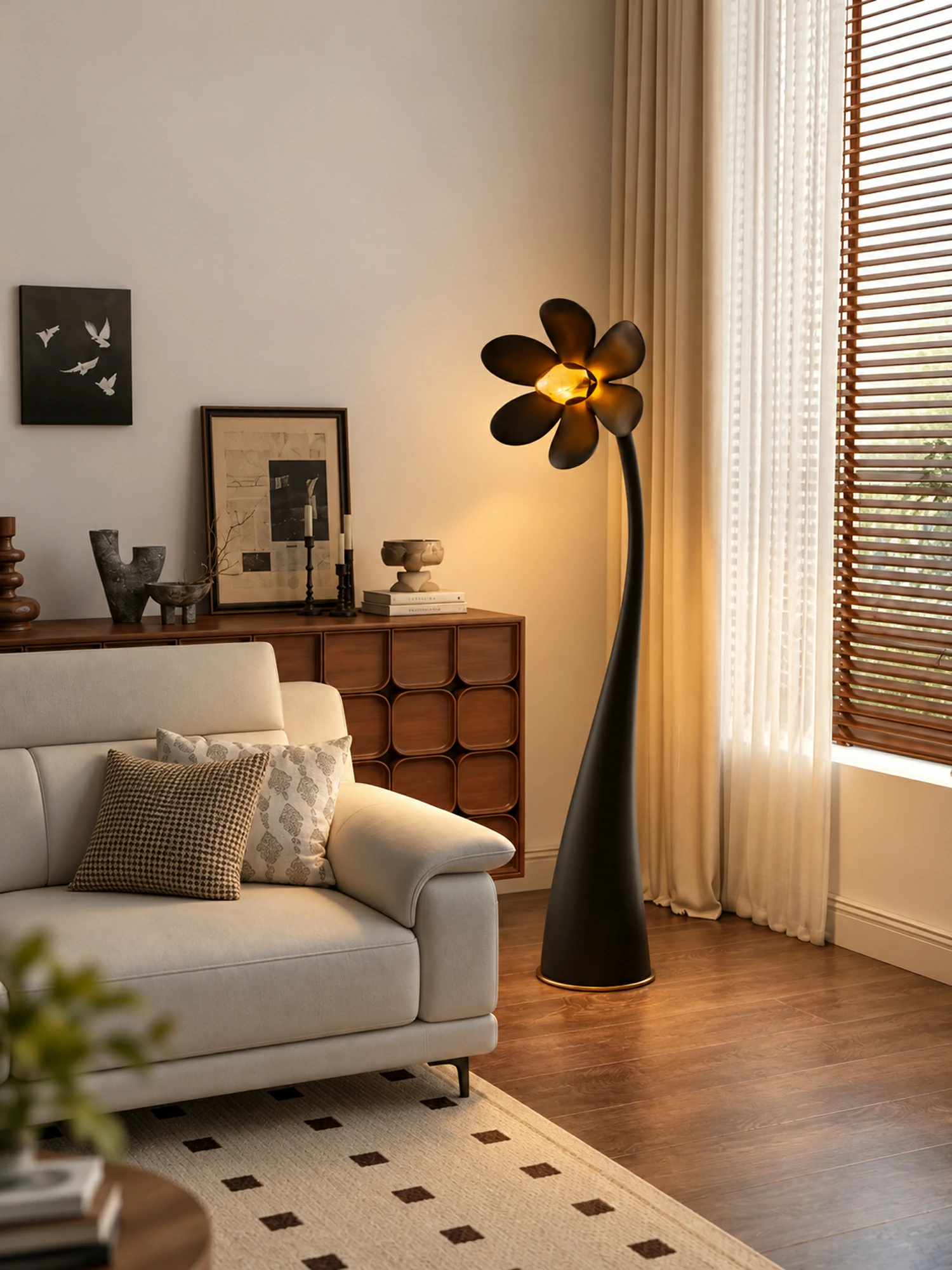 Fleur Sculpture Floor Lamp - Image 9